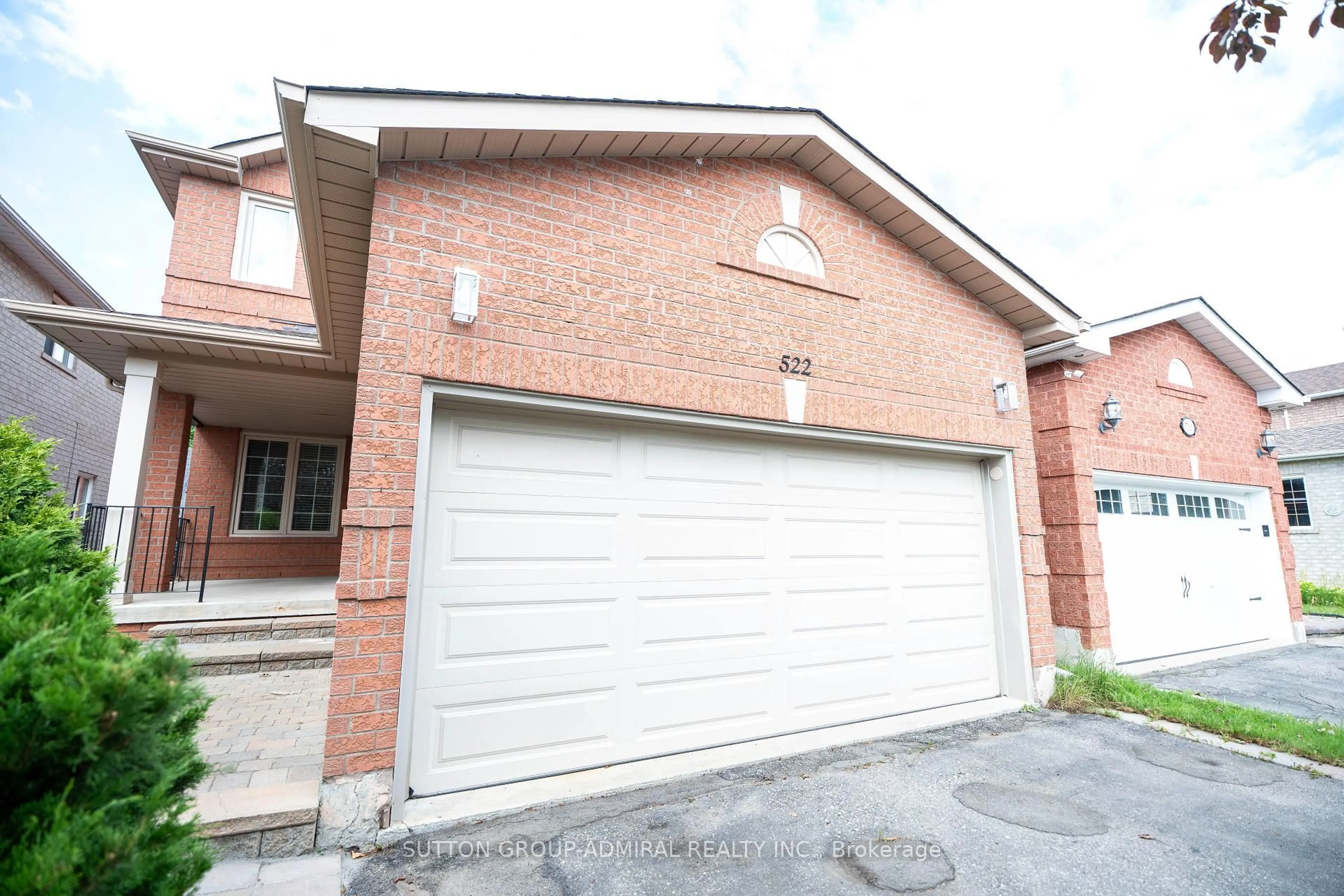 Home with brick exterior material, street for 522 Doubletree Lane, Newmarket Ontario L3X 2L3