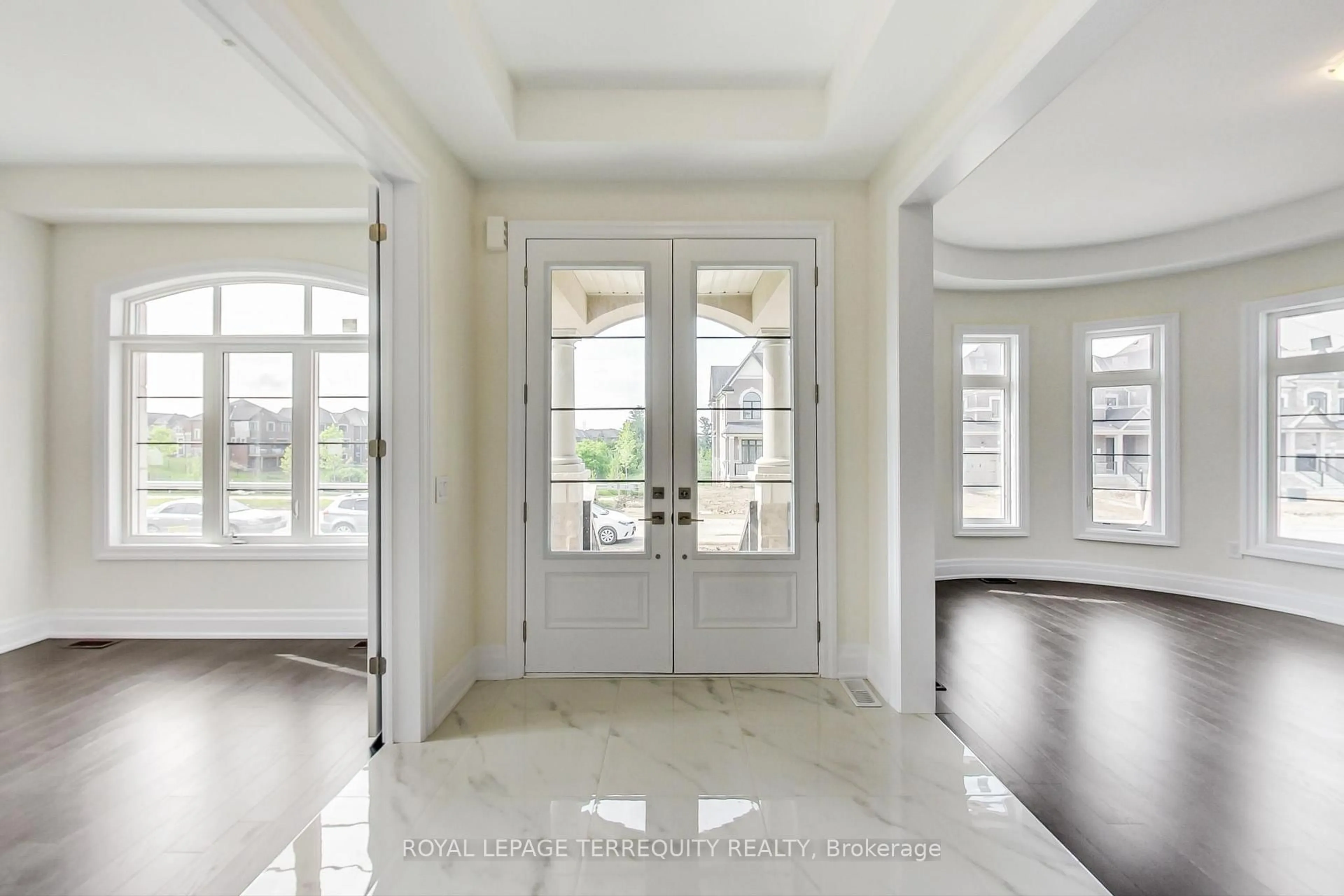 Indoor entryway for 184 McMichael Ave, Vaughan Ontario L4H 4V9