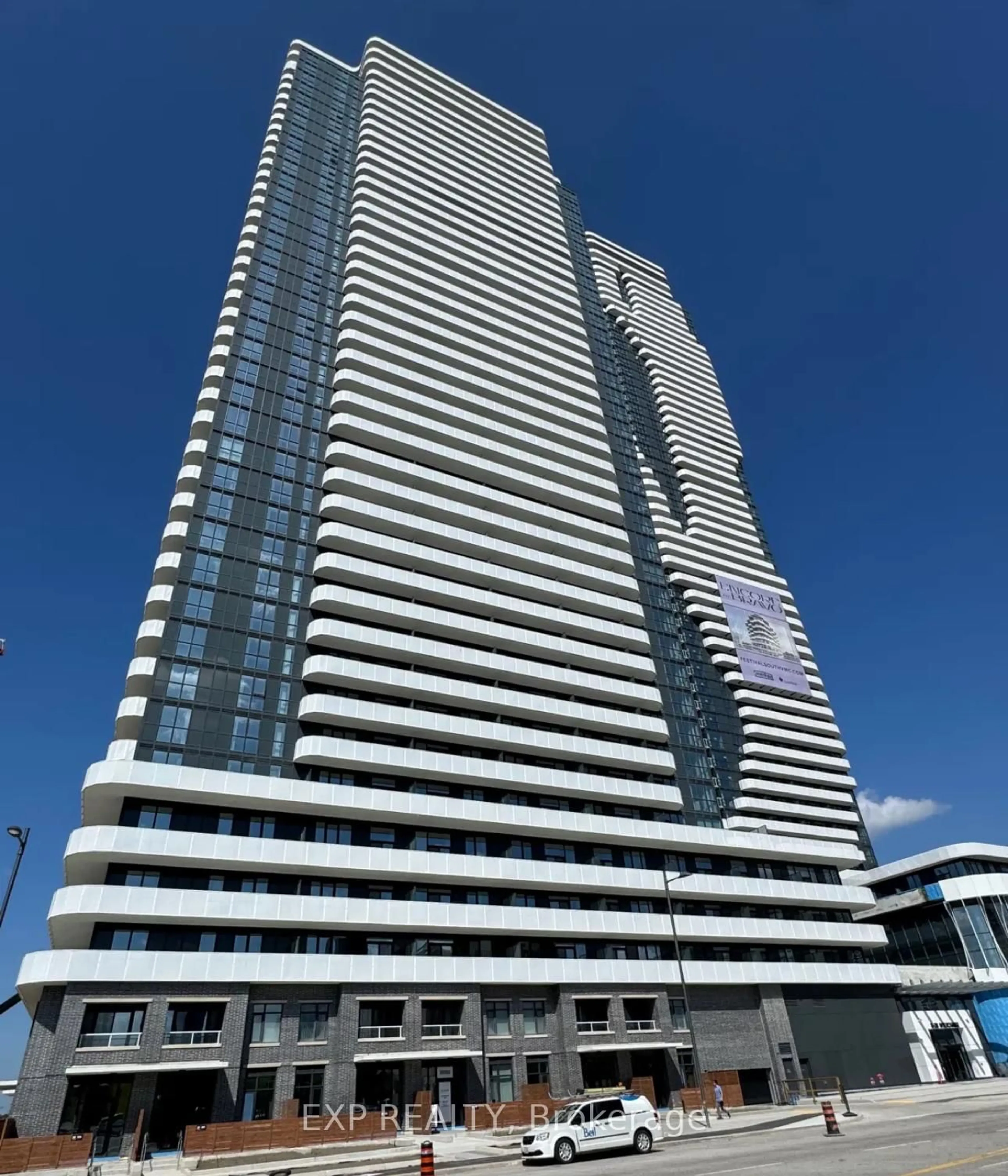 Unknown for 28 Interchange Way #517, Vaughan Ontario L4K 5Z7