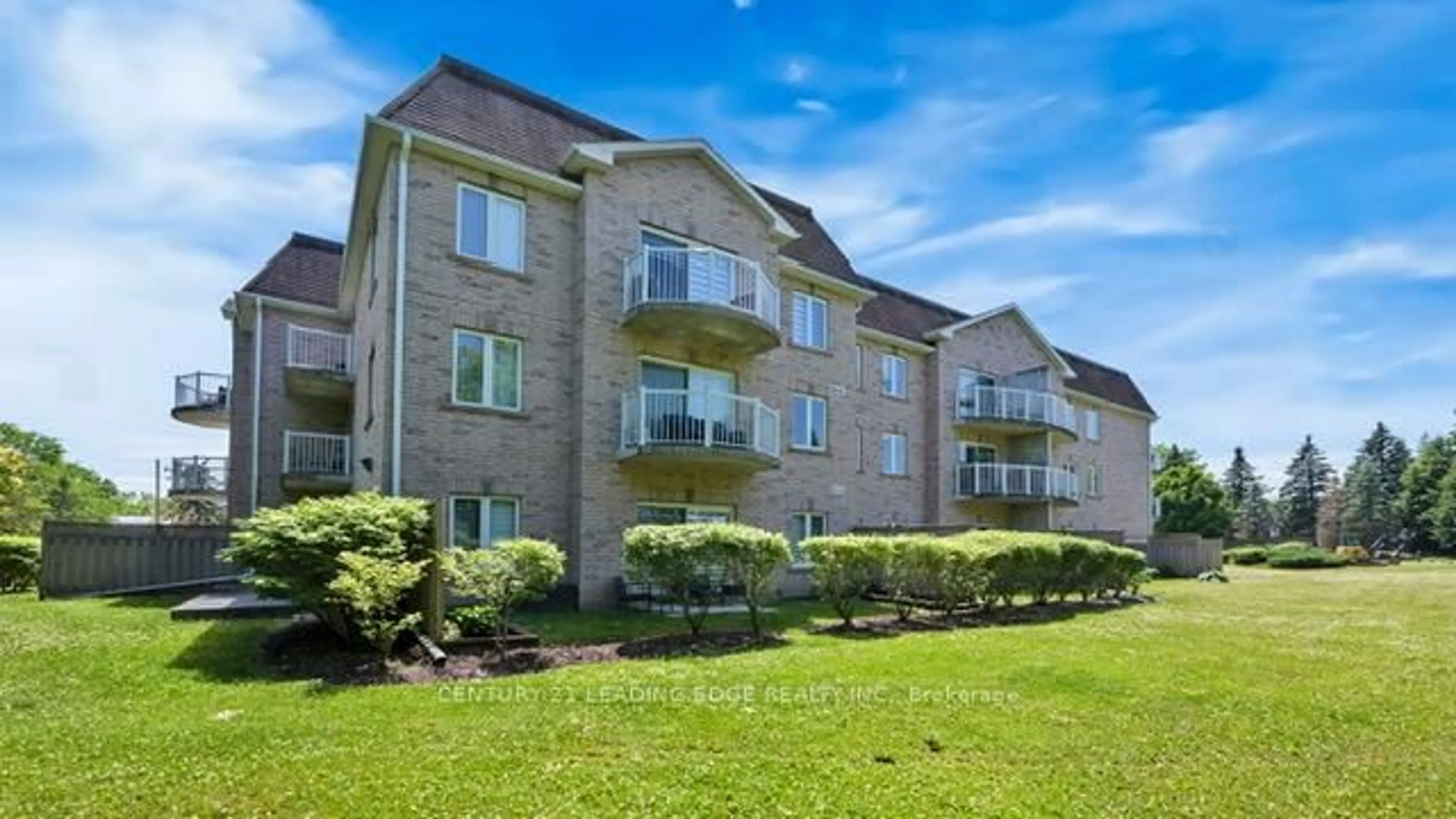 Patio, water/lake/river/ocean view for 32 Church St #221, King Ontario L0G 1T0