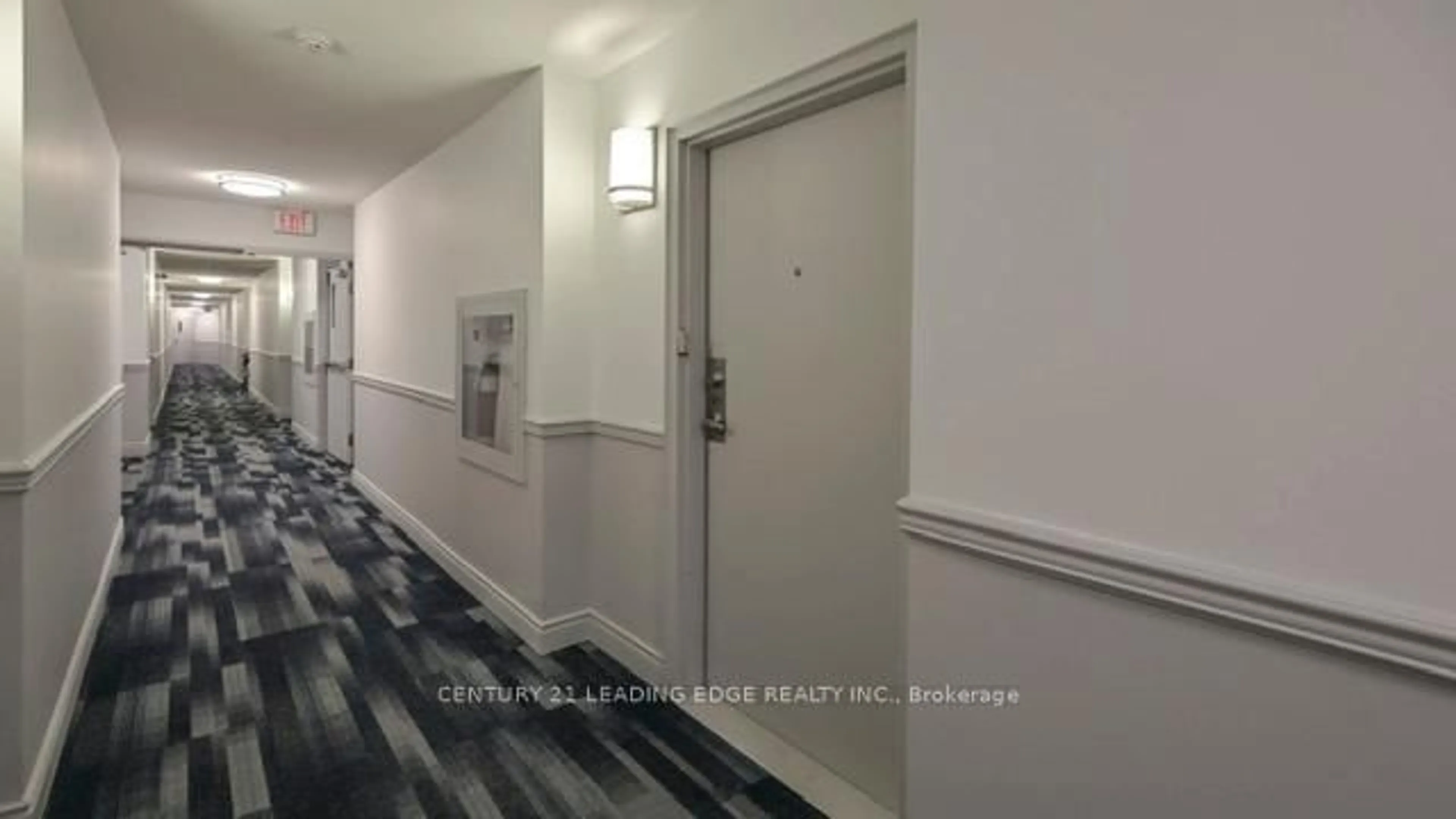 Indoor foyer for 32 Church St #221, King Ontario L0G 1T0