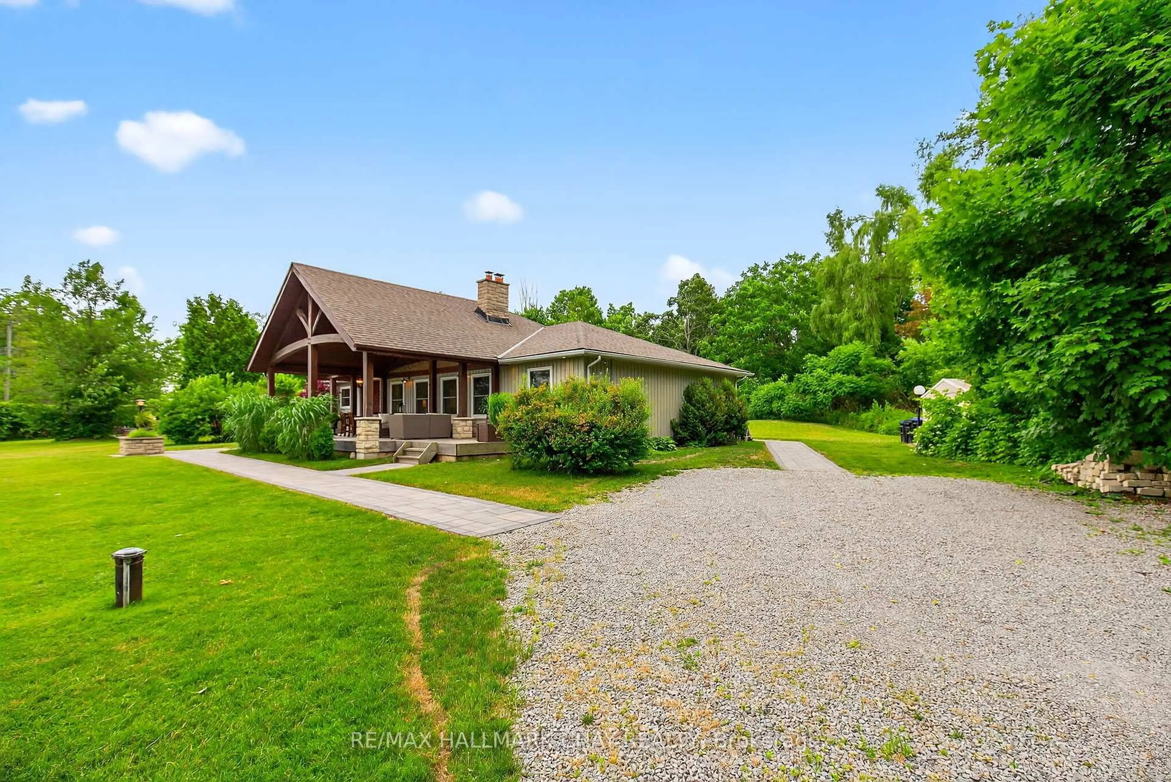 A pic from outside/outdoor area/front of a property/back of a property/a pic from drone, water/lake/river/ocean view for 3954 Lakeview Rd, Innisfil Ontario L9S 2V5