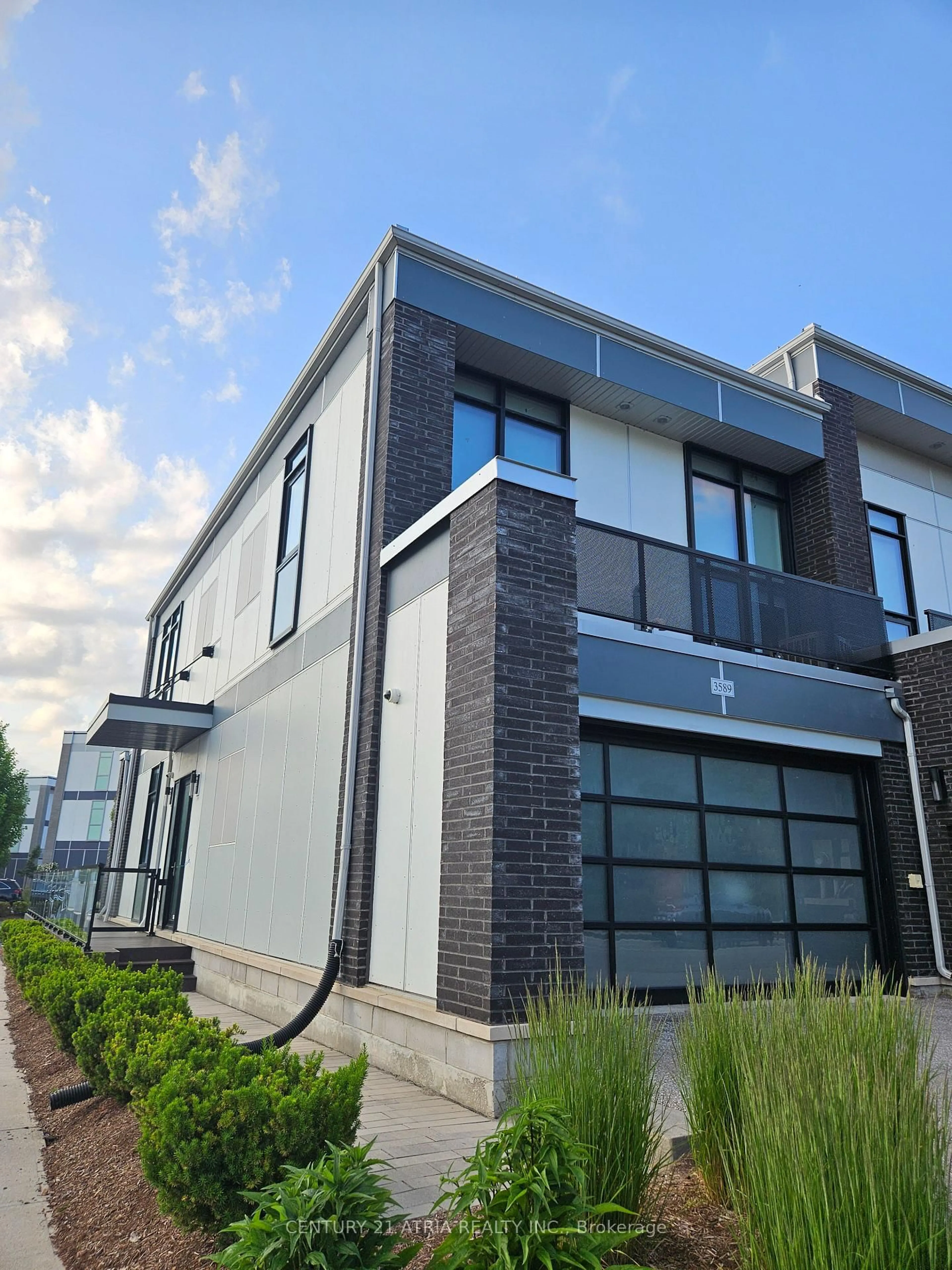 Home with brick exterior material, building for 3589 Riva Ave, Innisfil Ontario L9S 0L5