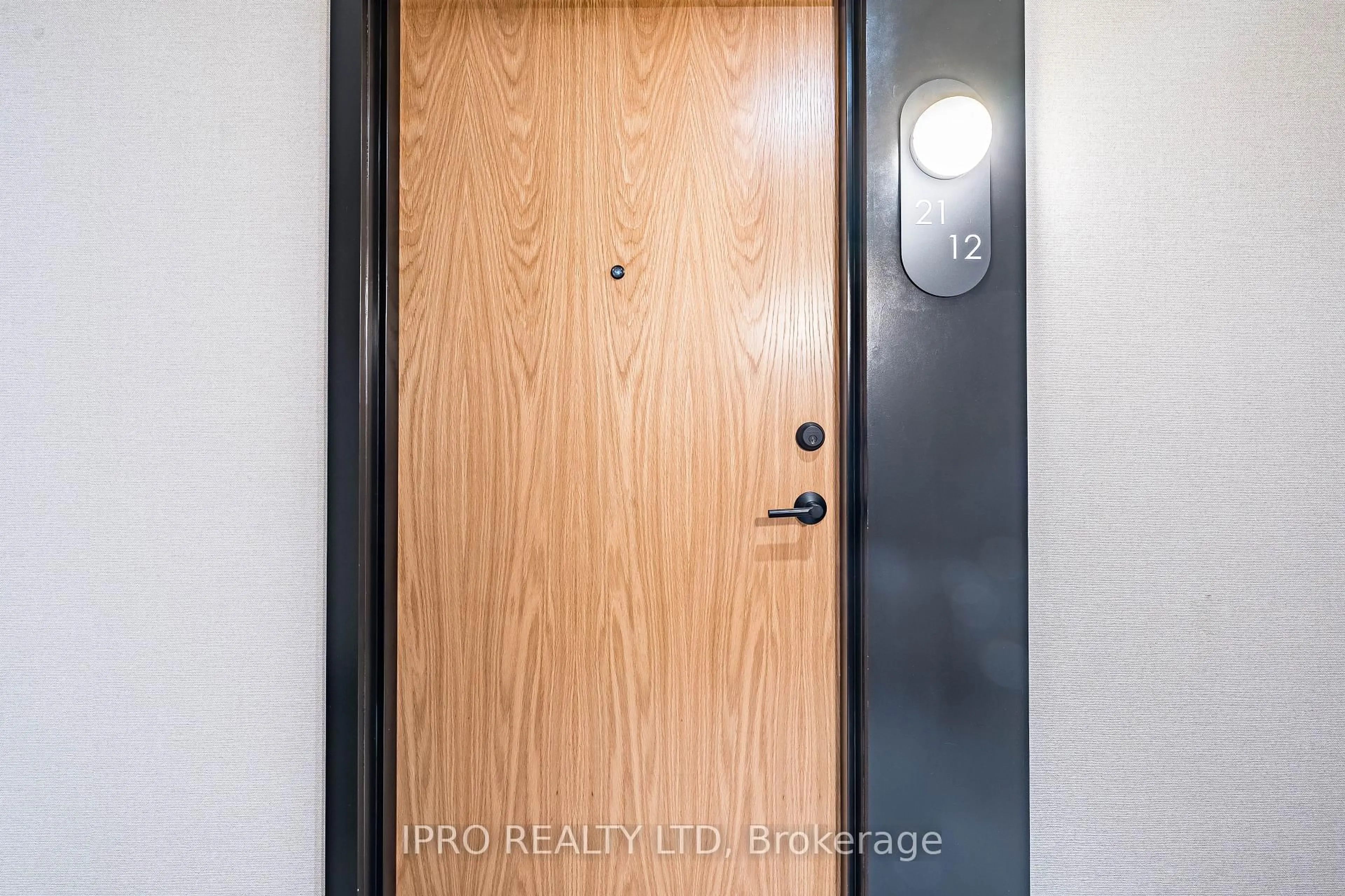 Indoor entryway for 7950 Bathurst St #2112, Vaughan Ontario L4J 0B8
