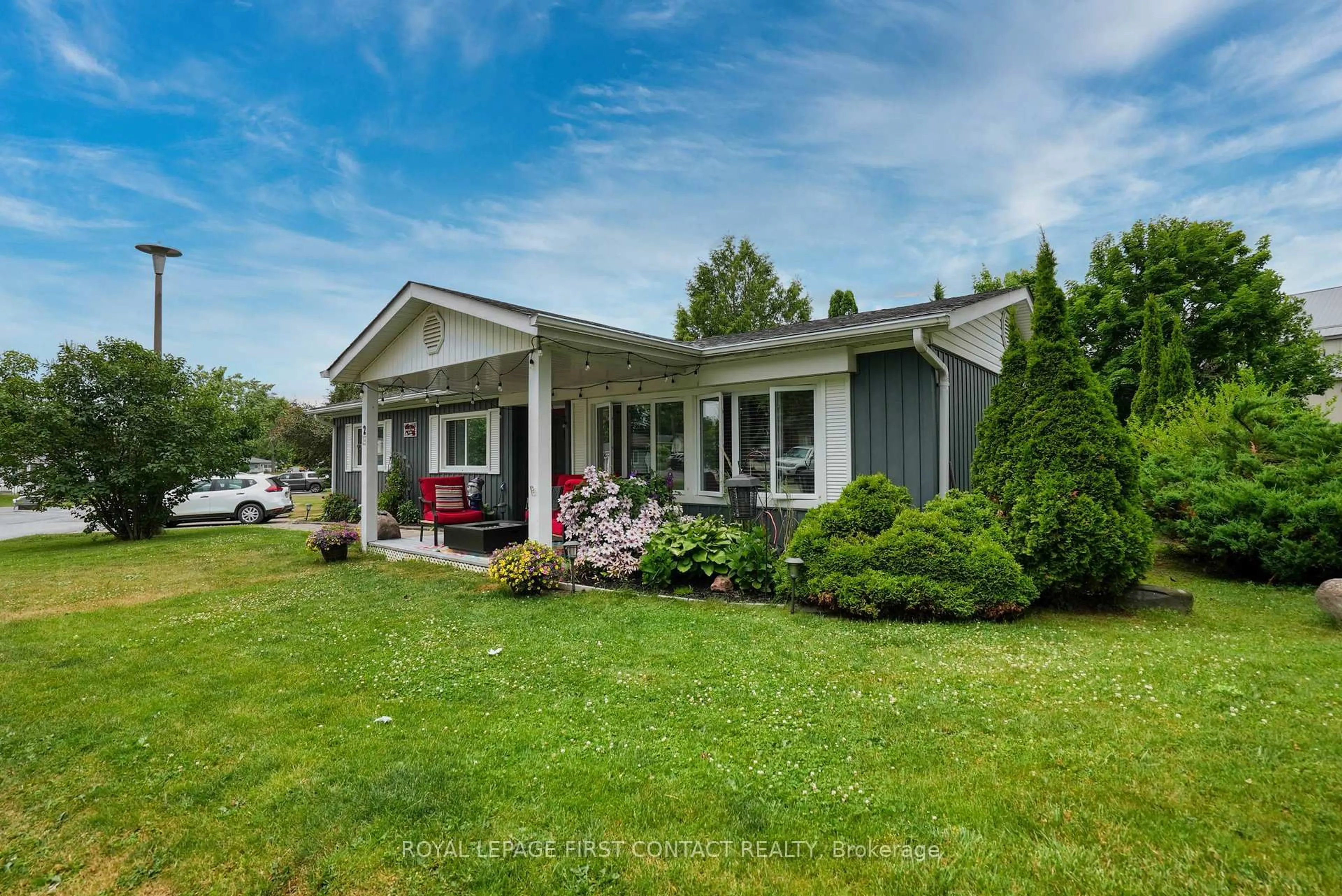 Home with vinyl exterior material, unknown for 2 Nature Tr, Innisfil Ontario L9S 1K7