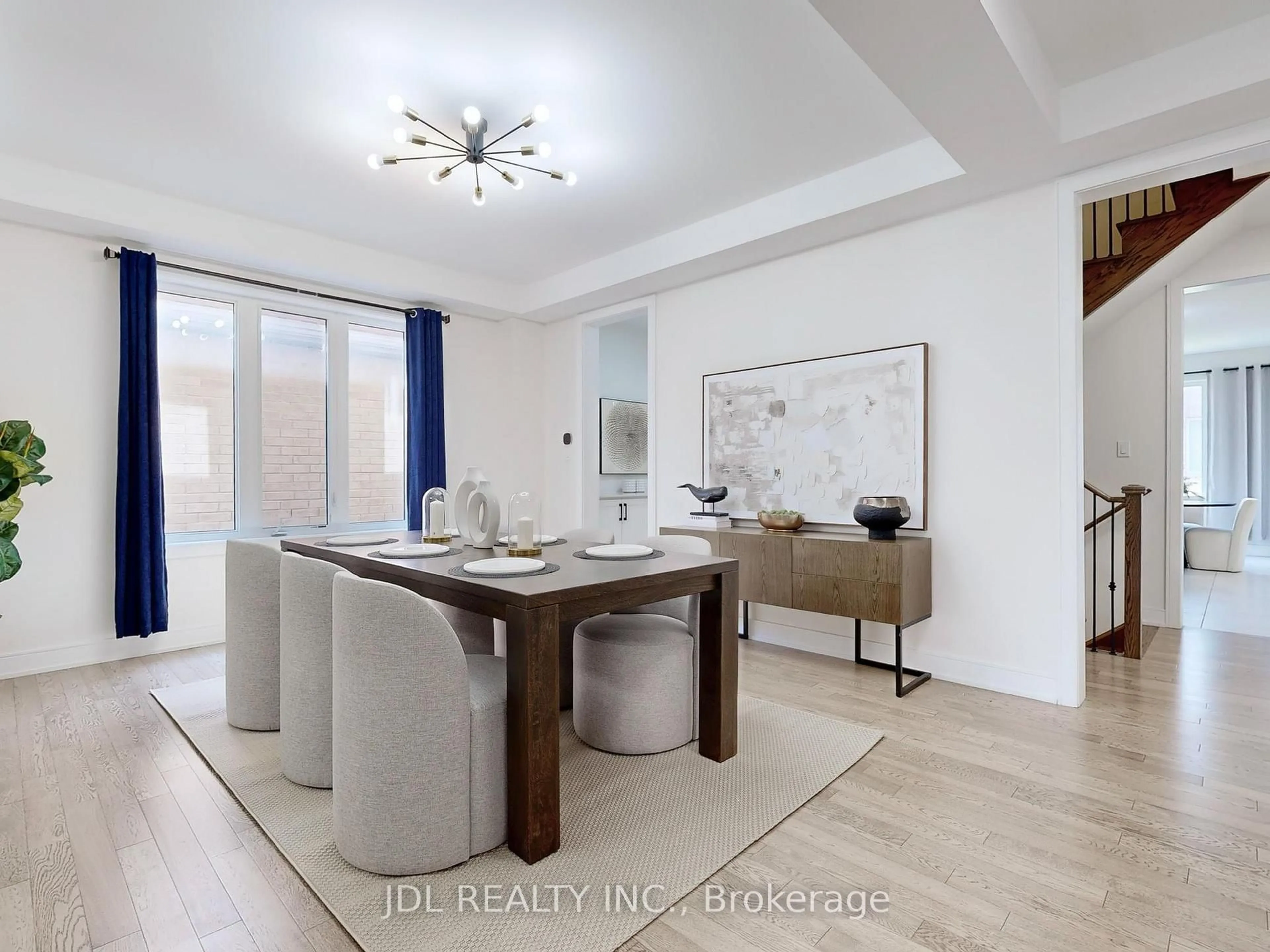 Dining room, unknown for 143 Kenneth Rogers Cres, East Gwillimbury Ontario L9S 0S1