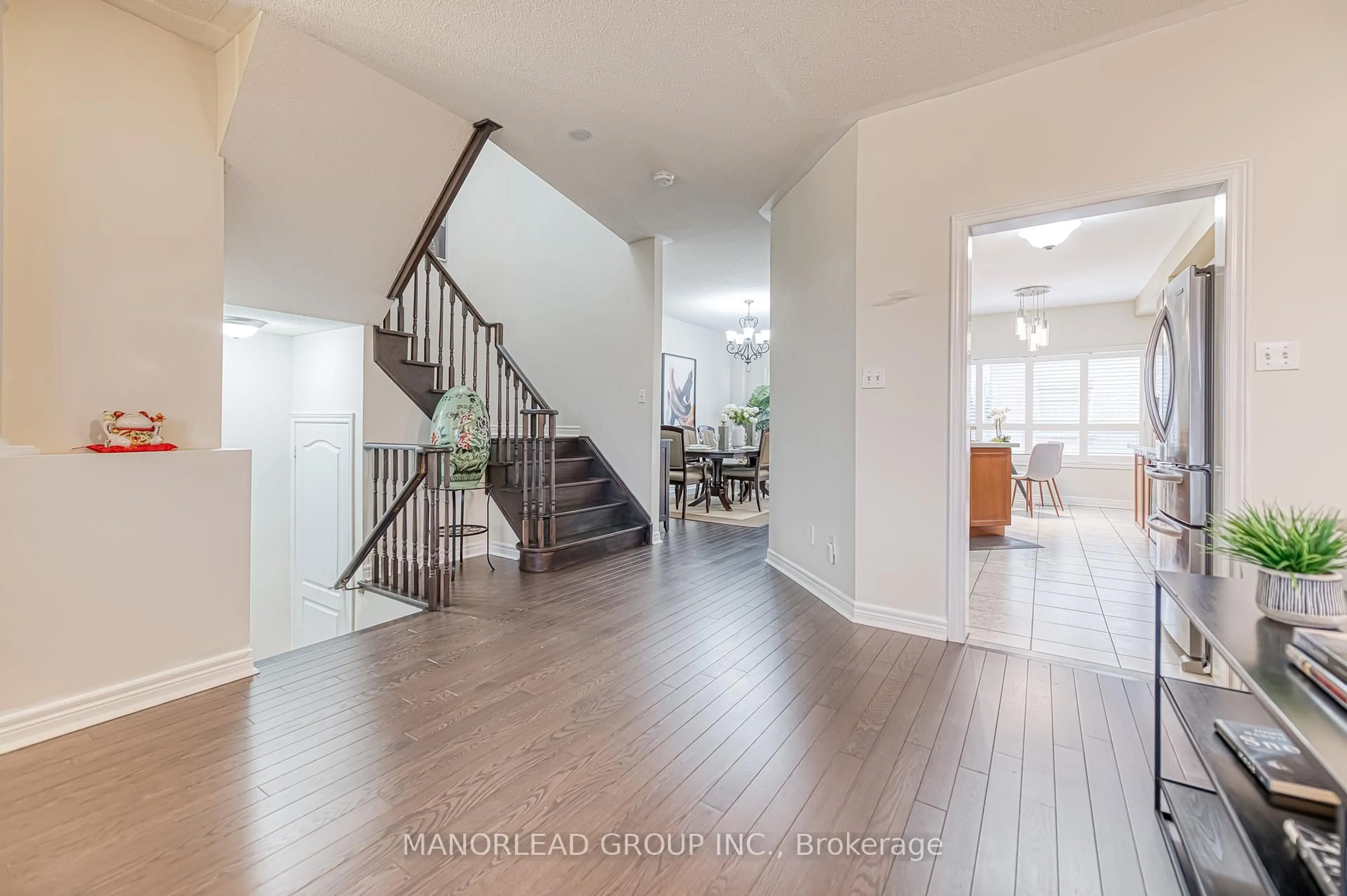 Indoor entryway for 34 Tierra Ave, Vaughan Ontario L6A 2Z6