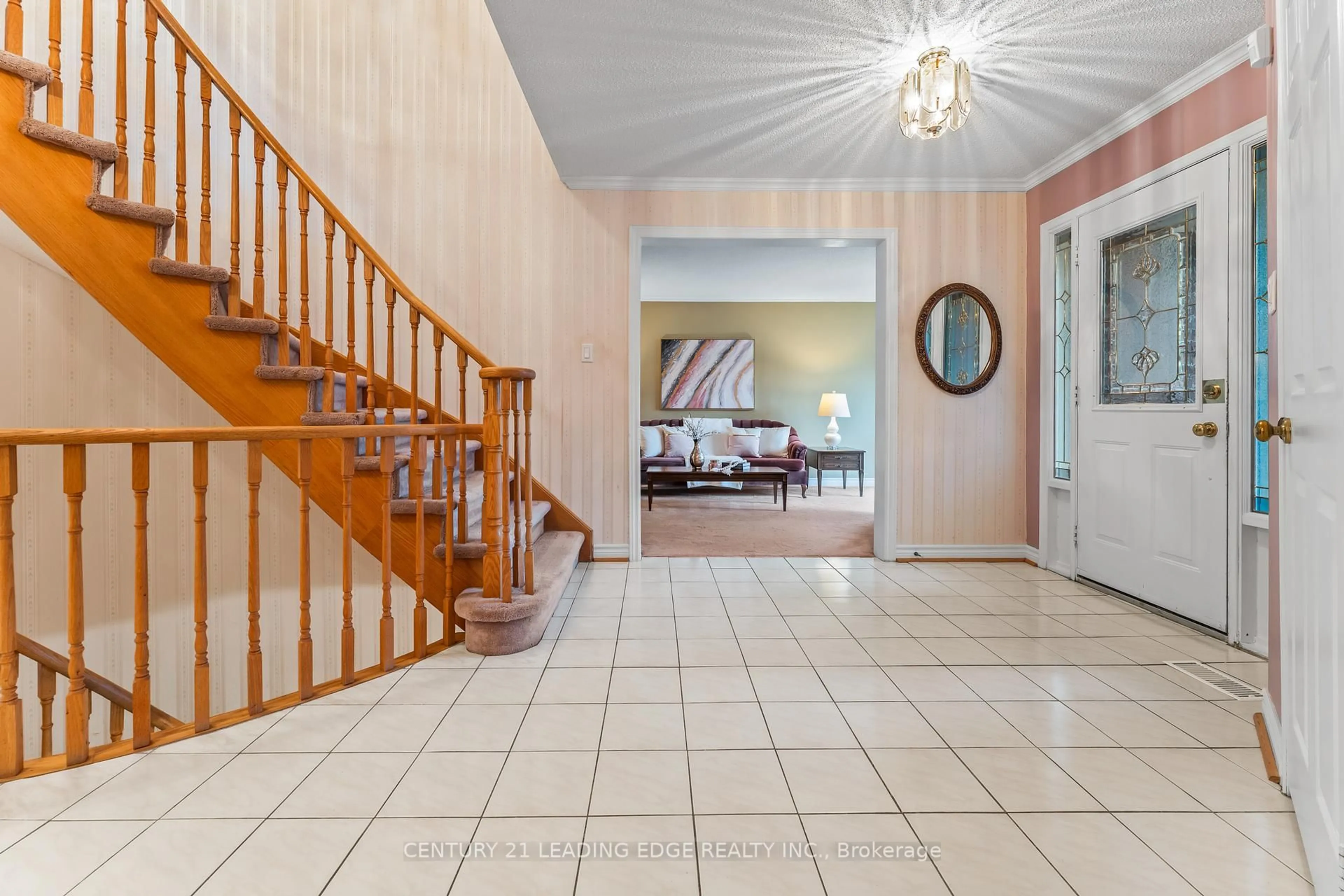 Indoor foyer for 52 Bryant Rd, Markham Ontario L3P 5Z2