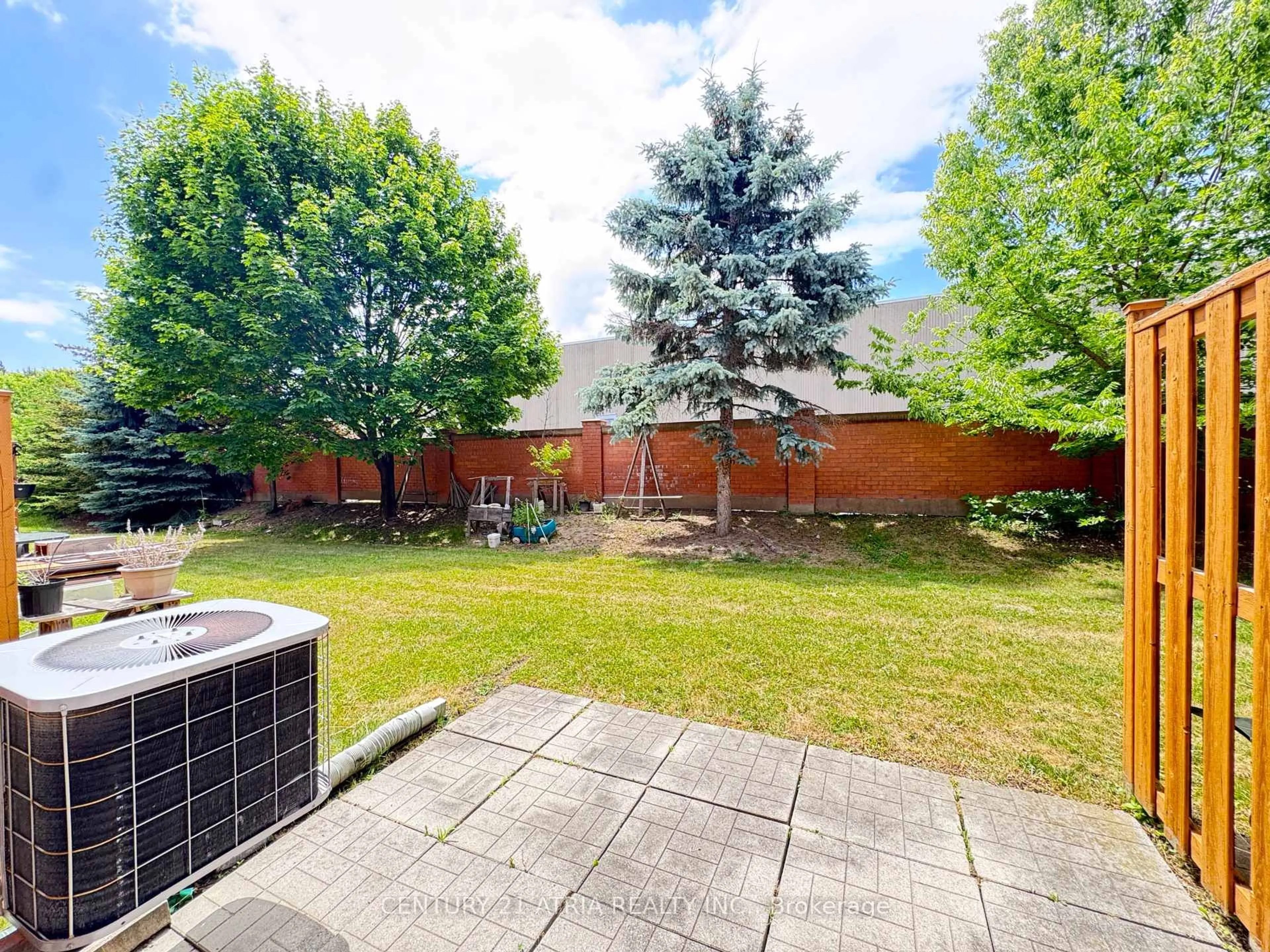 A pic from outside/outdoor area/front of a property/back of a property/a pic from drone, unknown for 22 Zermatt Way, Markham Ontario L3R 5H9