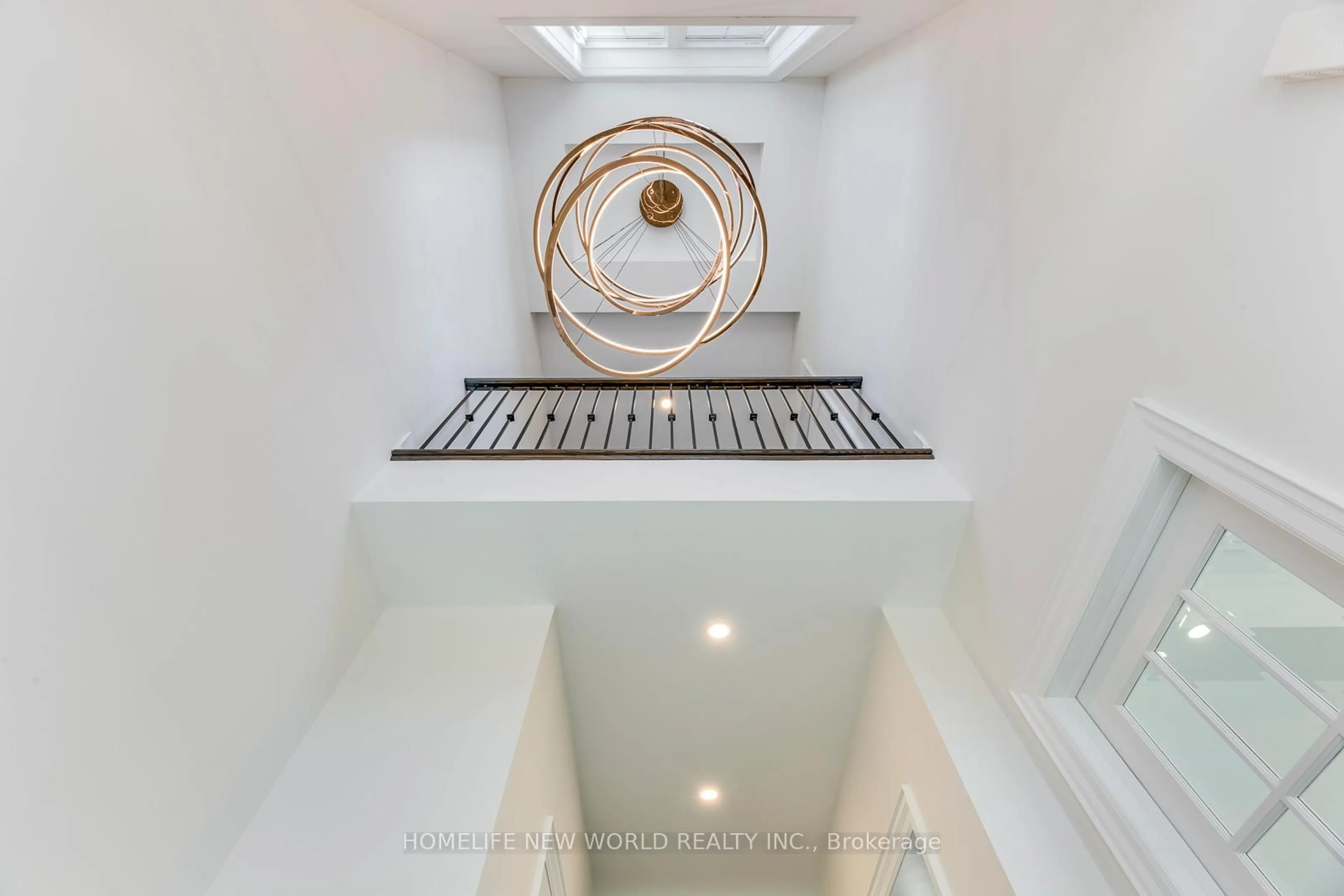 Indoor foyer for 349 Torrey Pines Rd, Vaughan Ontario L4H 3X3