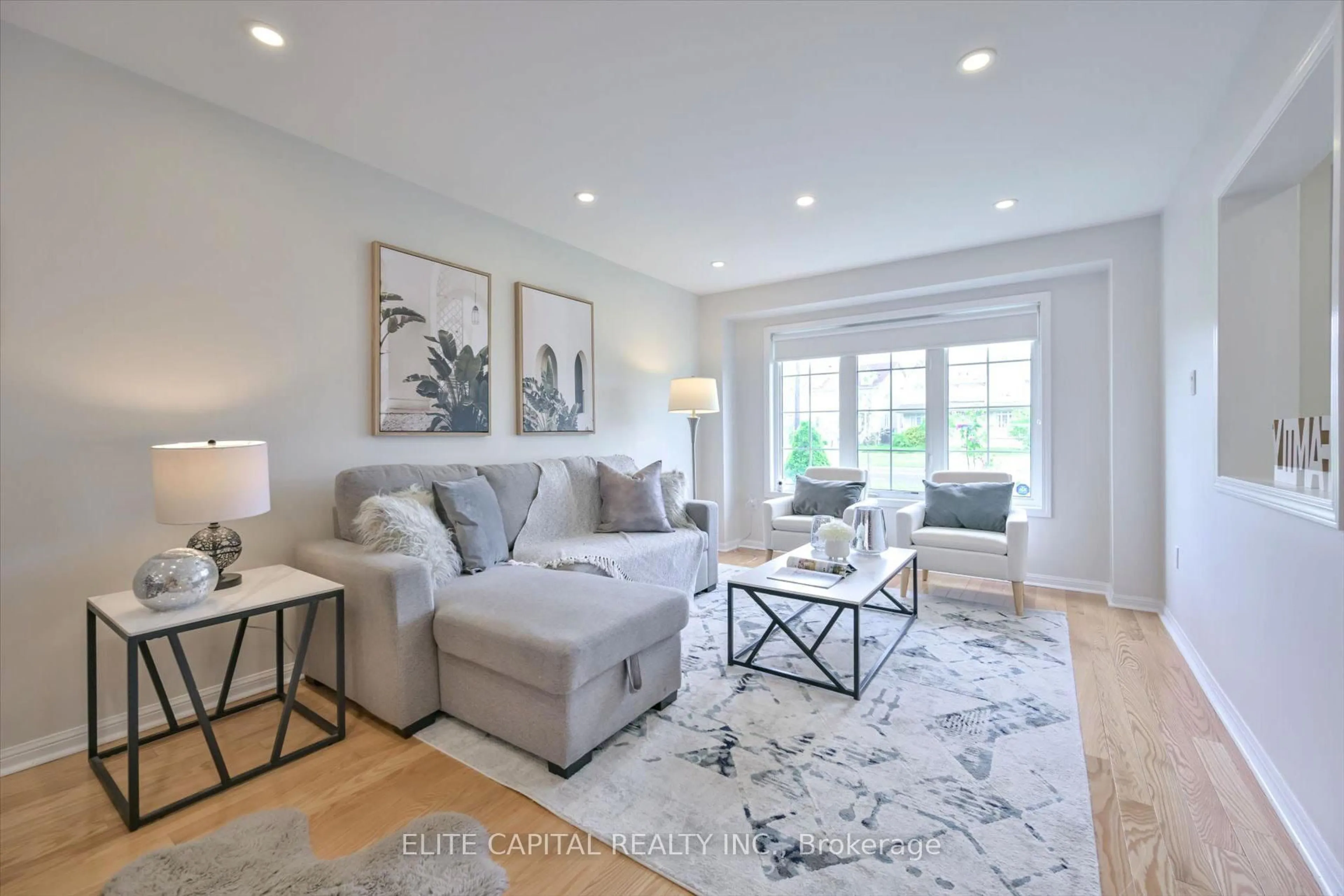 Living room with furniture, unknown for 52 Gas Lamp Lane, Markham Ontario L6B 0H6