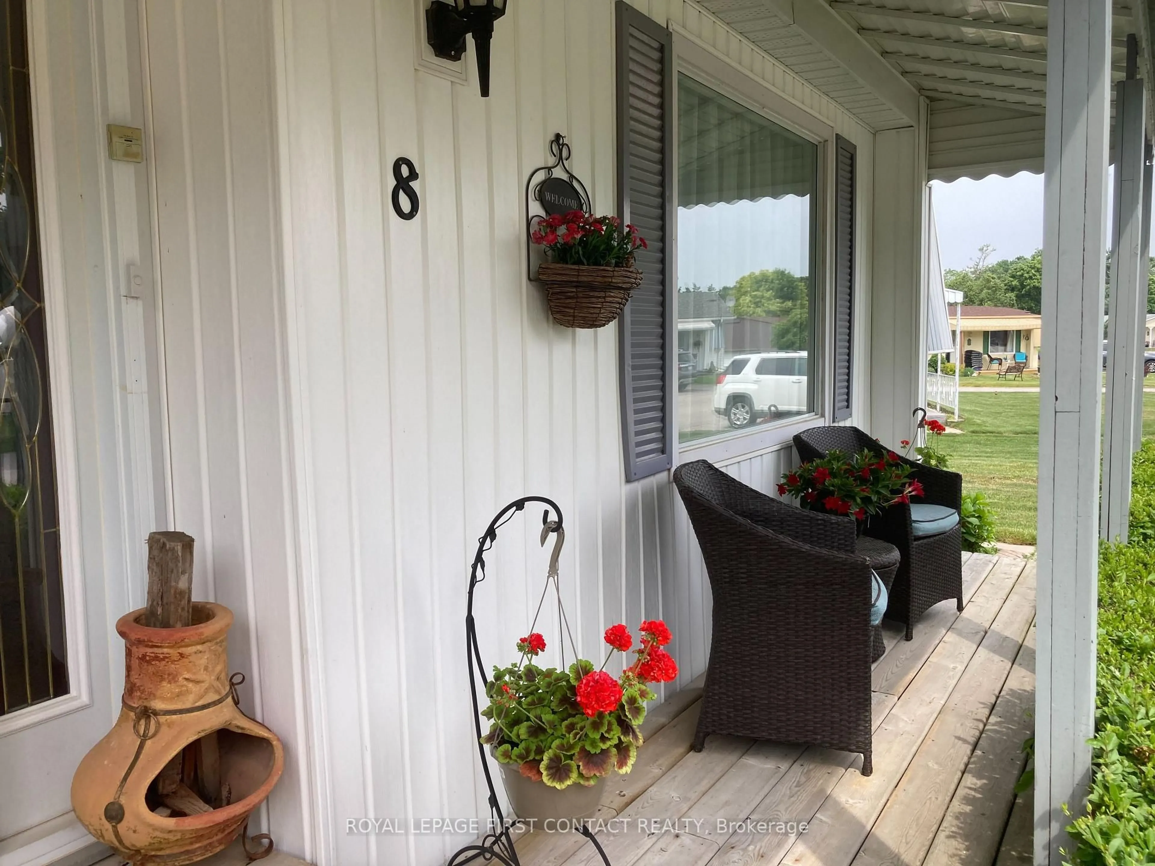 Patio, water/lake/river/ocean view for 8 Bonavista Arm, Innisfil Ontario L9S 1P5