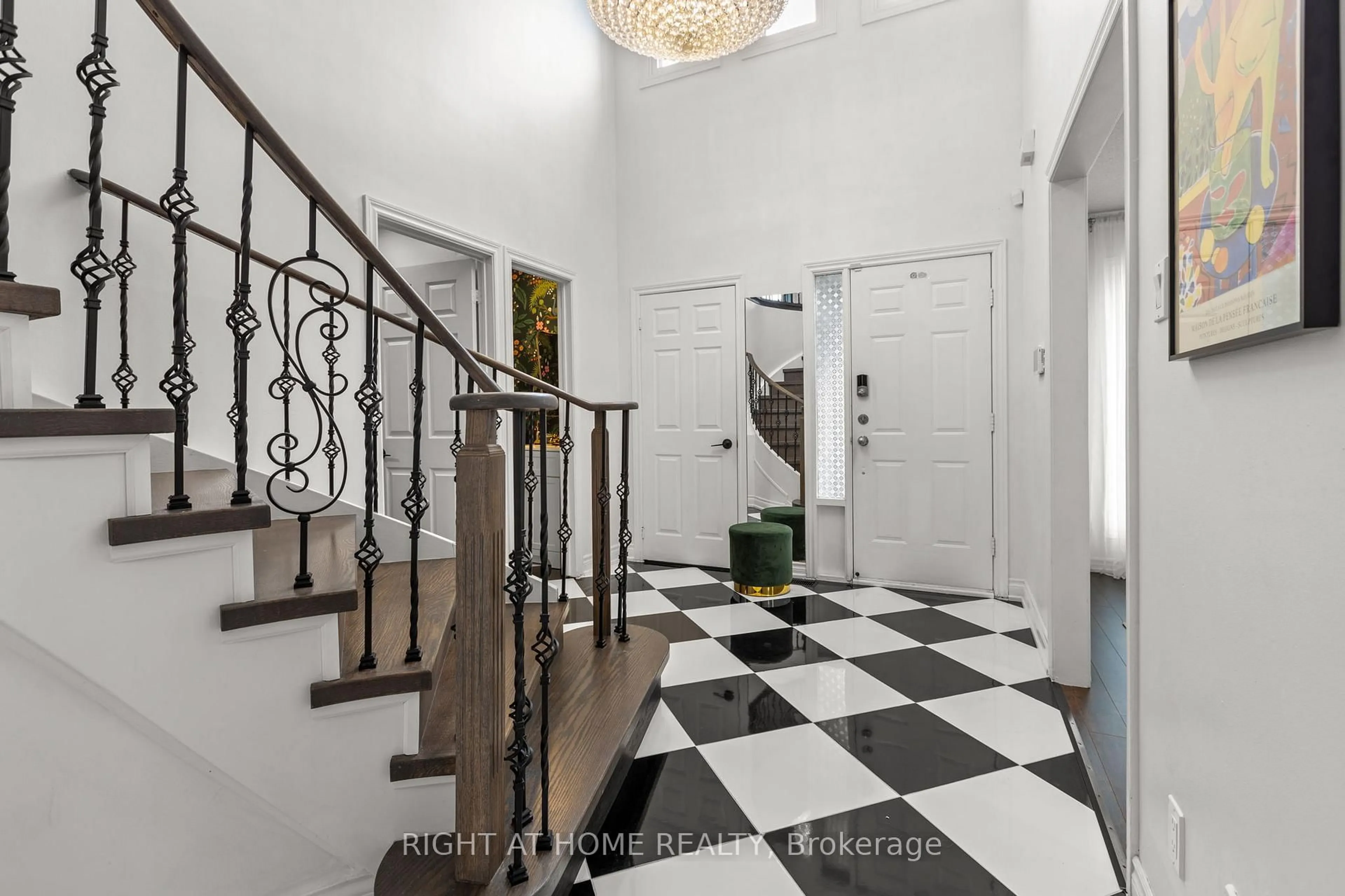 Indoor foyer for 4 Deena Pl, Markham Ontario L3S 3C6