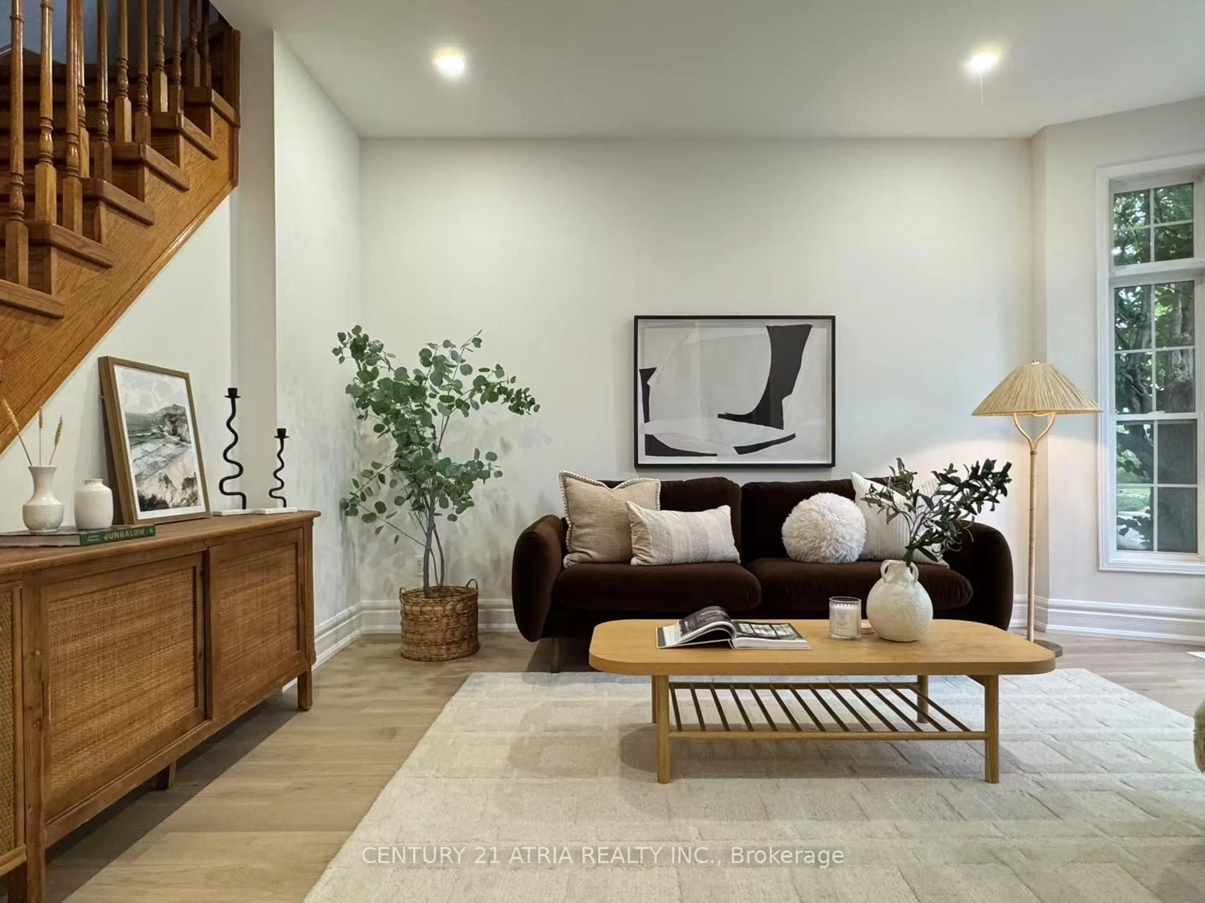 Living room with furniture, unknown for 5 Angus Glen Blvd, Markham Ontario L6C 1Z1