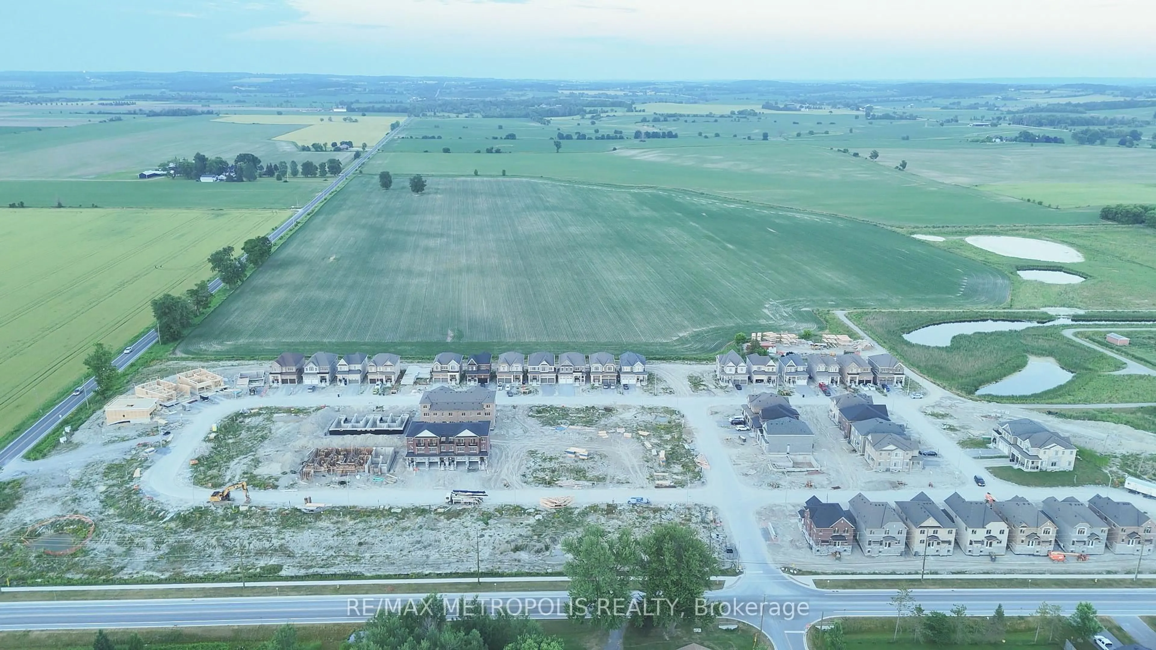 A pic from outside/outdoor area/front of a property/back of a property/a pic from drone, street for 67 BRETHET Hts, New Tecumseth Ontario L0G 1A0