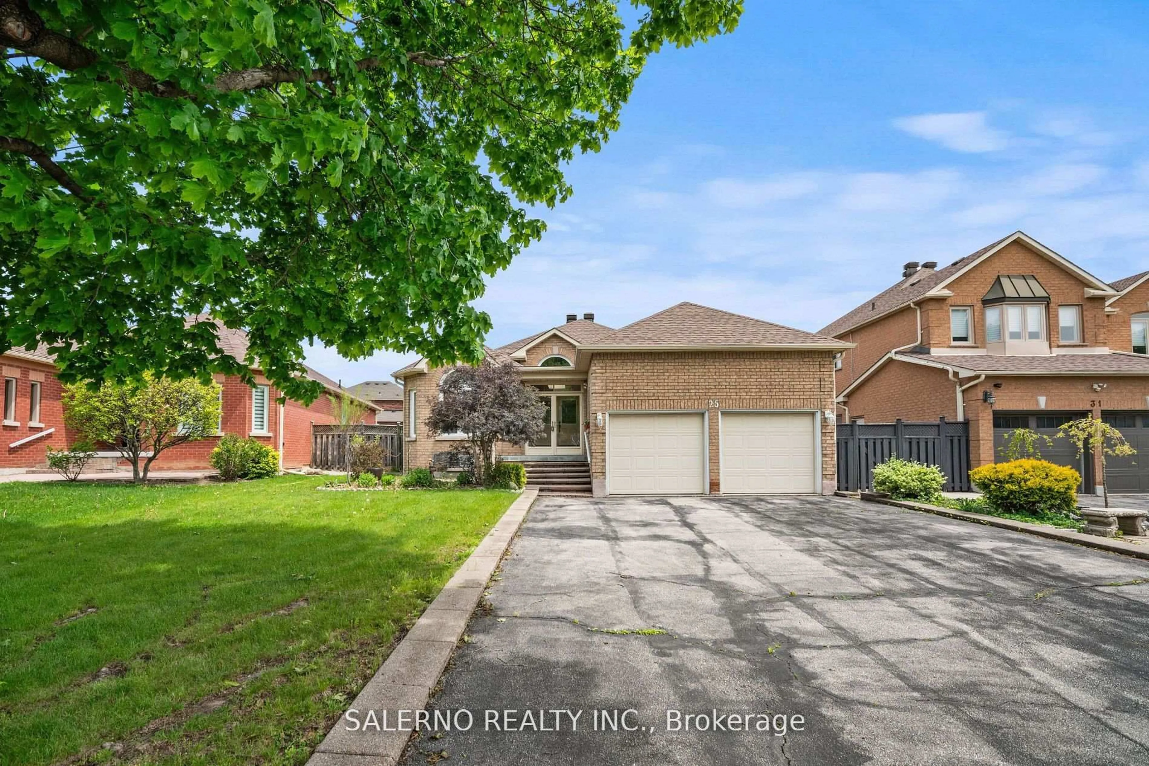 A pic from outside/outdoor area/front of a property/back of a property/a pic from drone, street for 25 Lockheed Ave, Vaughan Ontario L6A 1X9