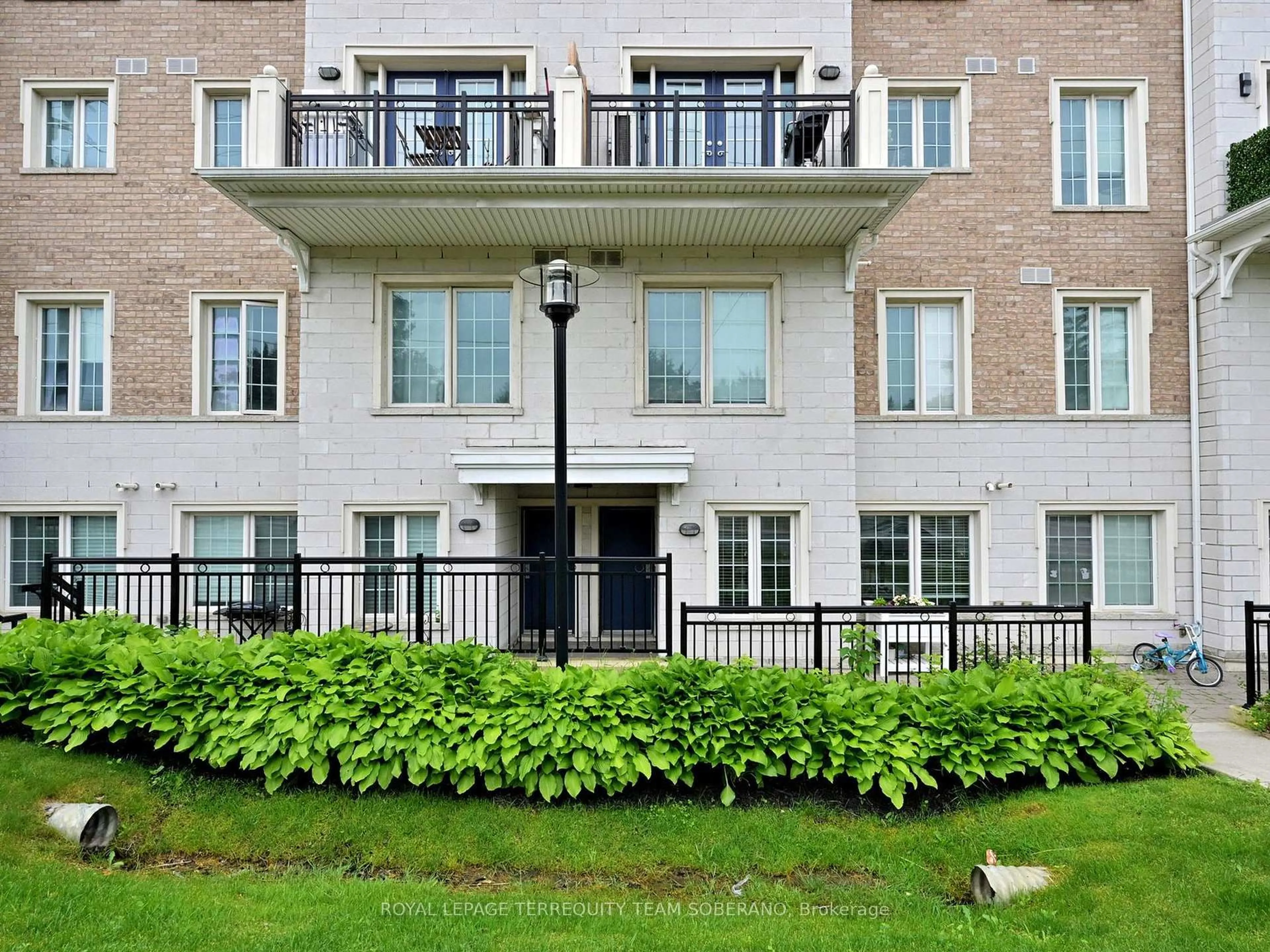 Patio, street for 26 Bruce St #D03, Vaughan Ontario L4L 1J4