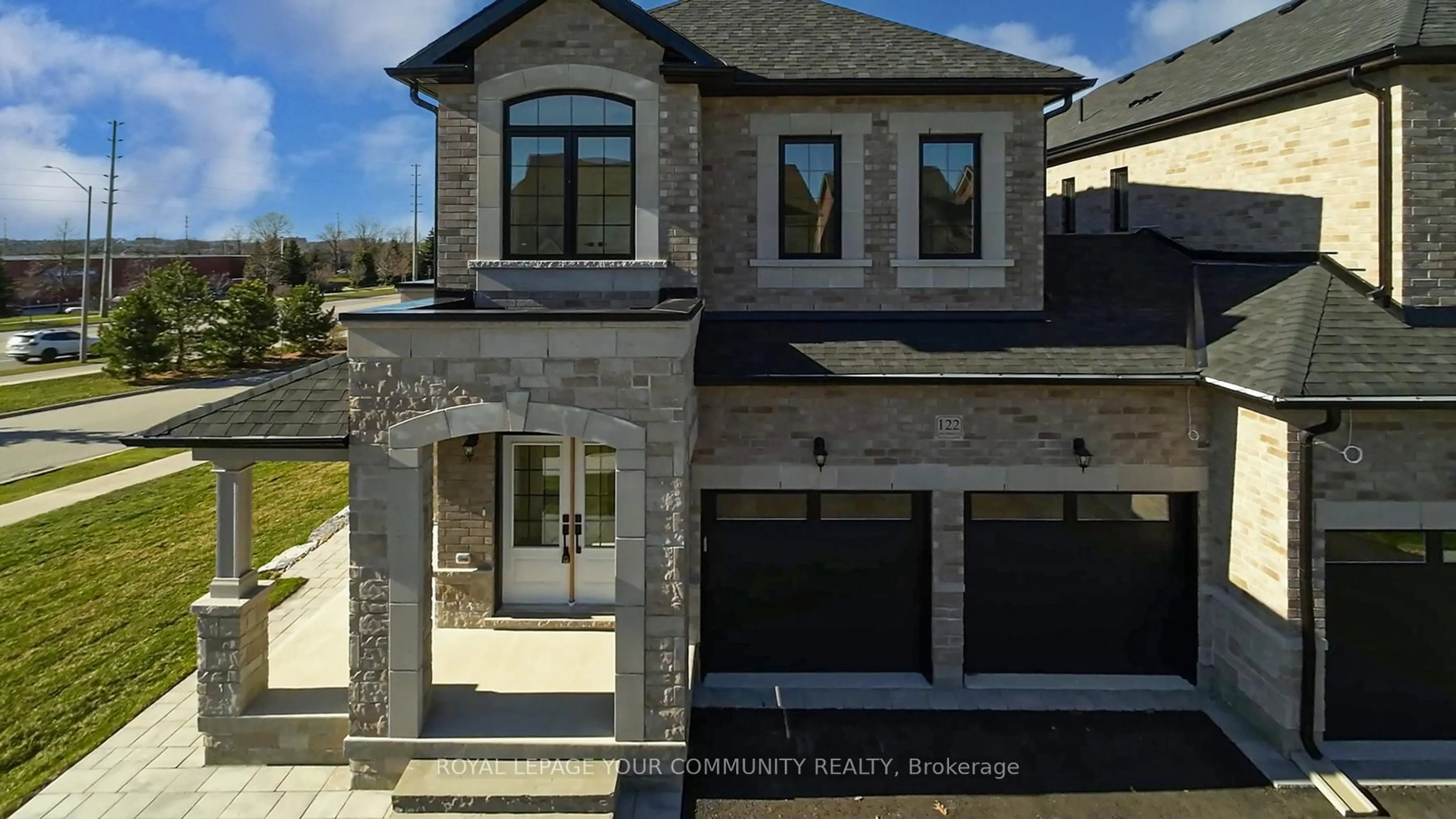 Home with brick exterior material, unknown for 122 Lewis Honey Dr, Aurora Ontario L4G 0J3