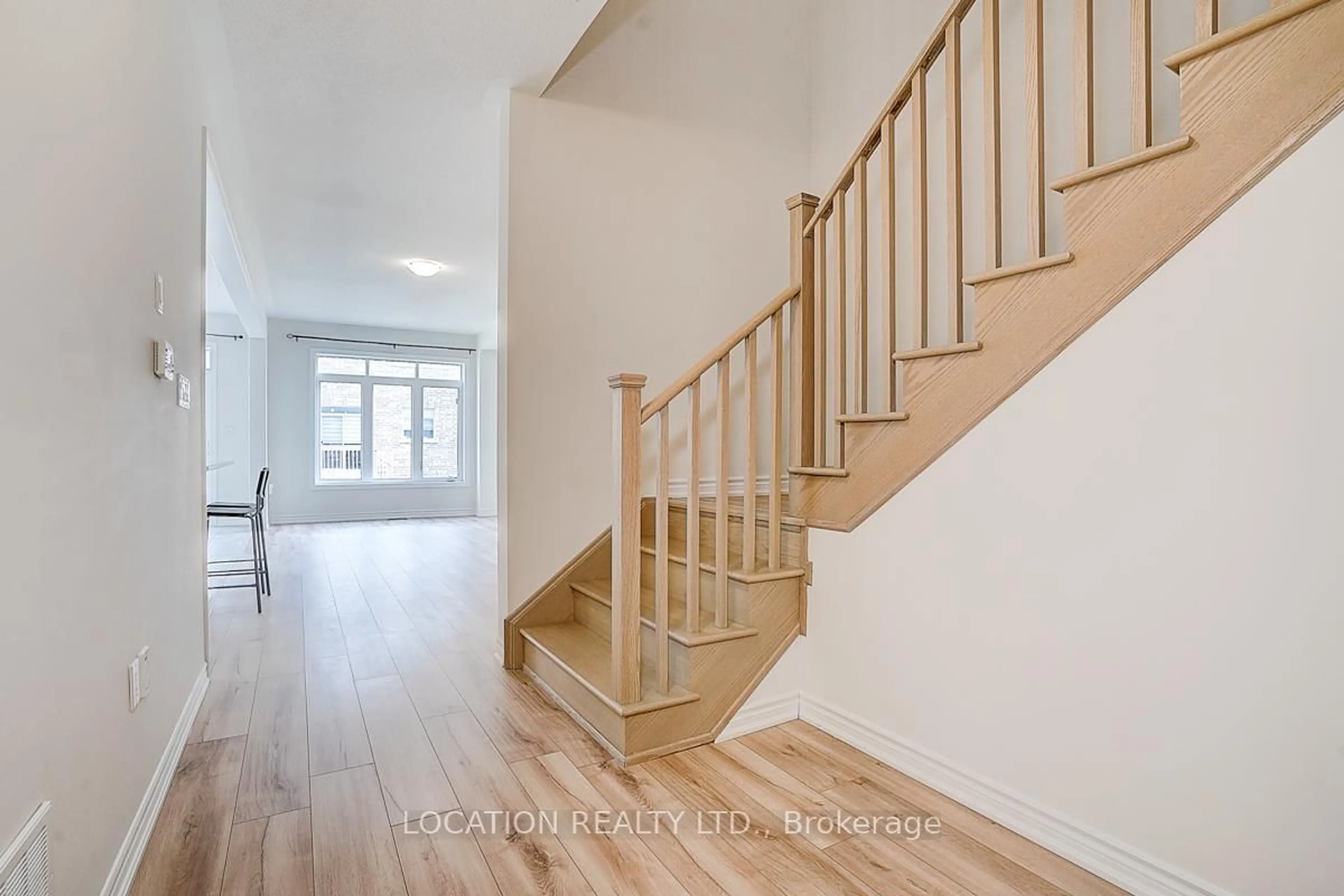 Stairs for 87 Jonkman Blvd, Bradford West Gwillimbury Ontario L3Z 4J9
