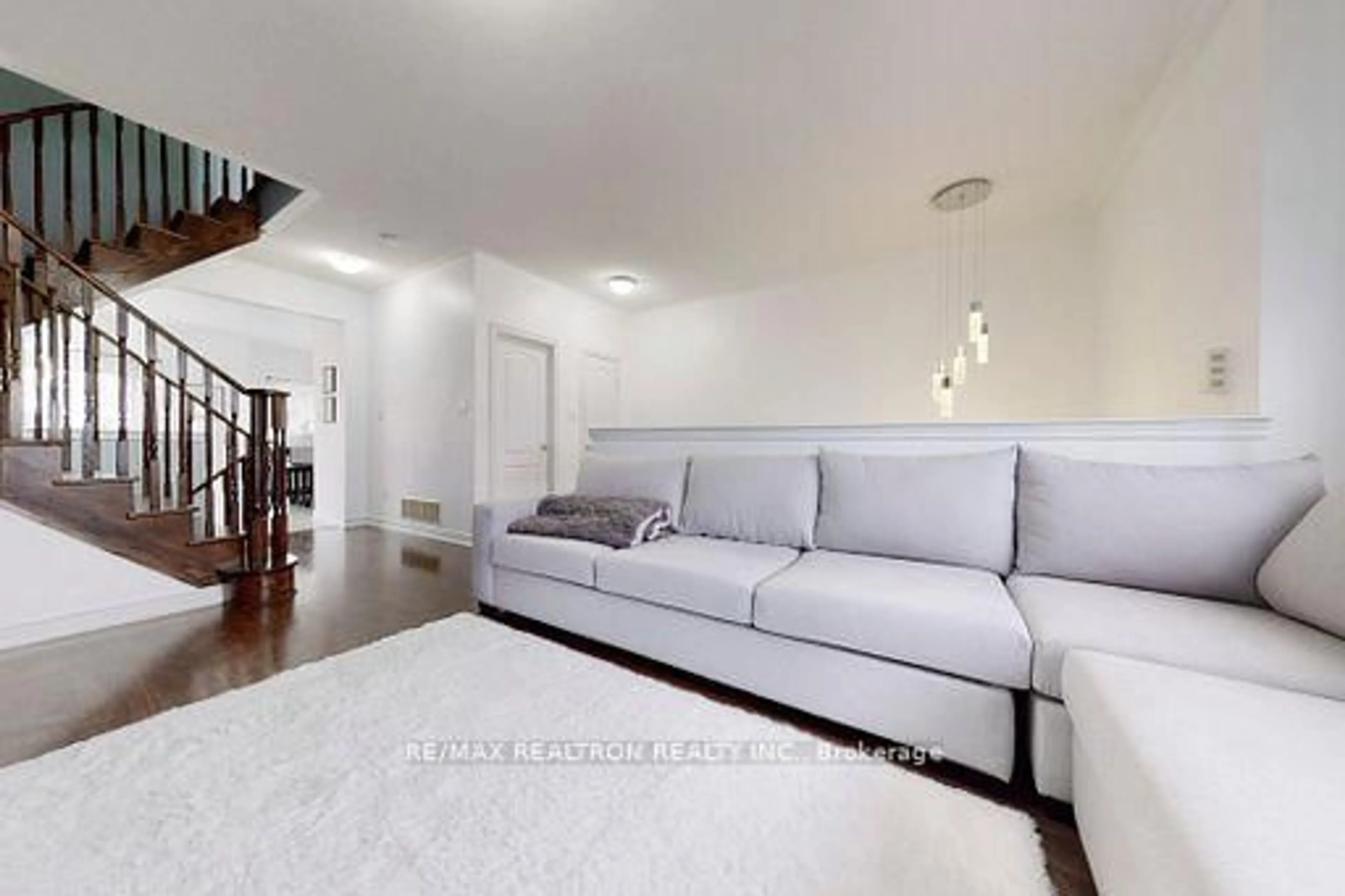 Living room with furniture, unknown for 105 Matthewson Ave, Bradford West Gwillimbury Ontario L3Z 2A5