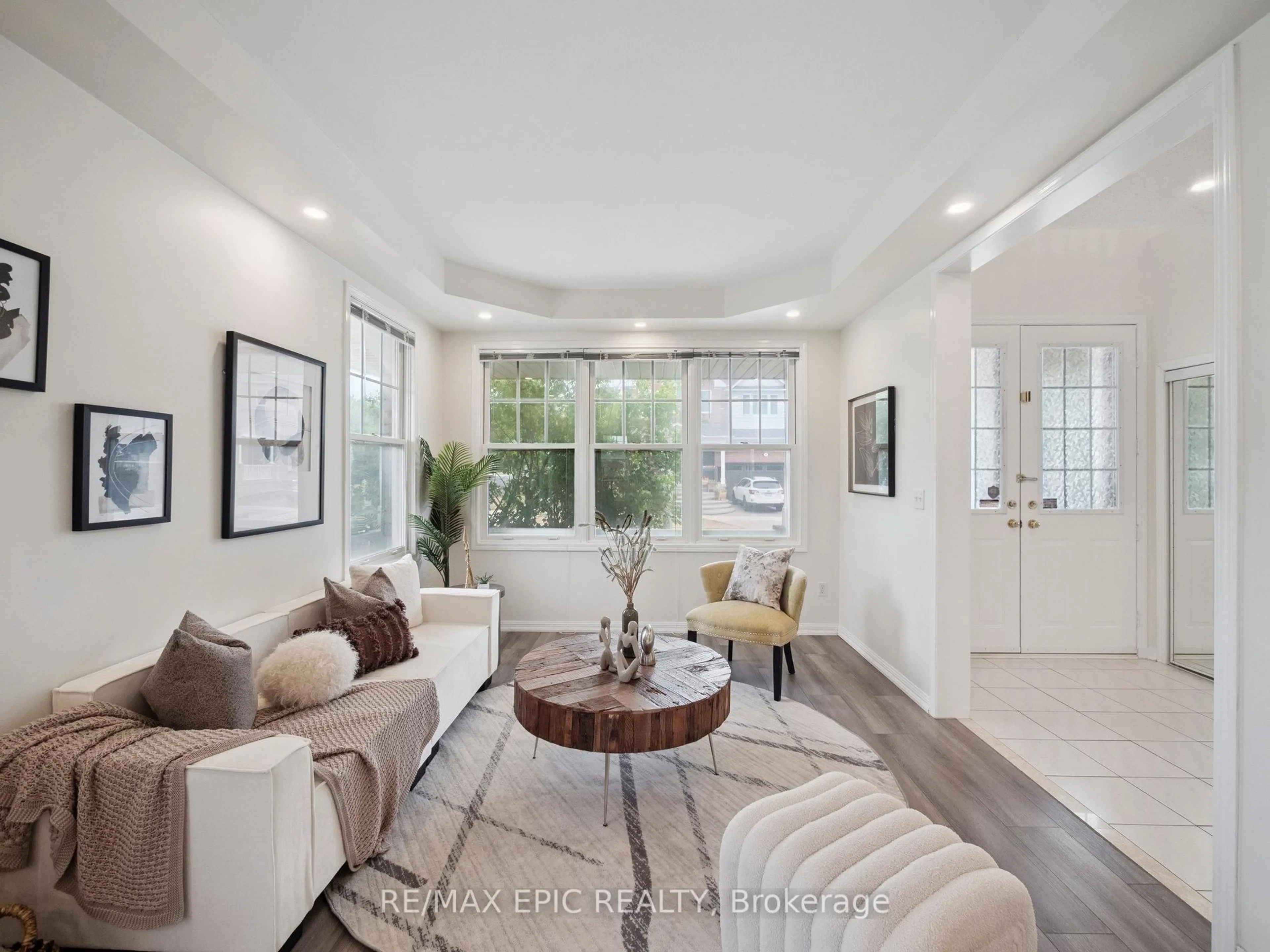 Living room with furniture, unknown for 85 Majestic Dr, Markham Ontario L6C 2G8