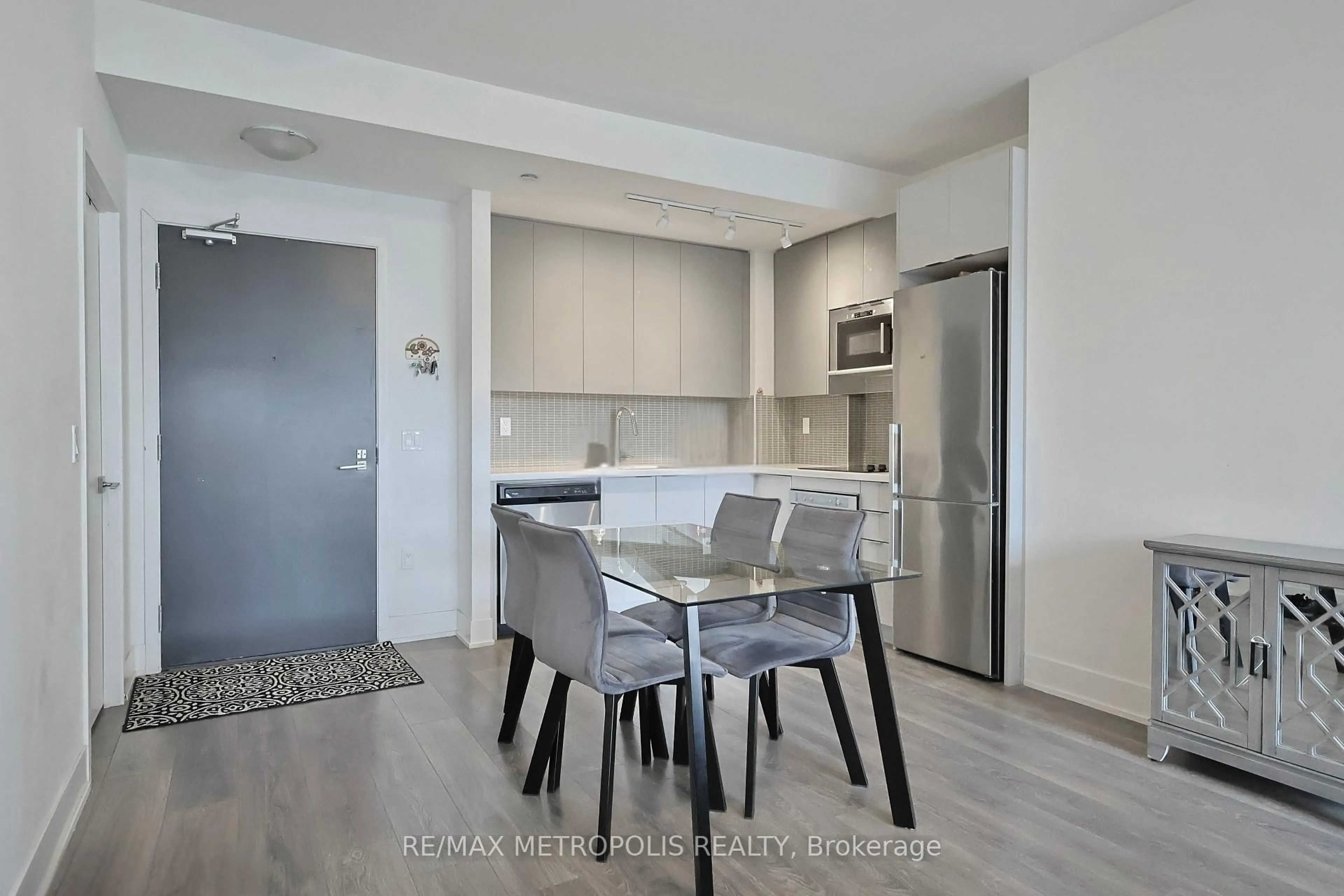 Open concept kitchen, unknown for 2908 Highway 7 #311, Vaughan Ontario L4K 0K5