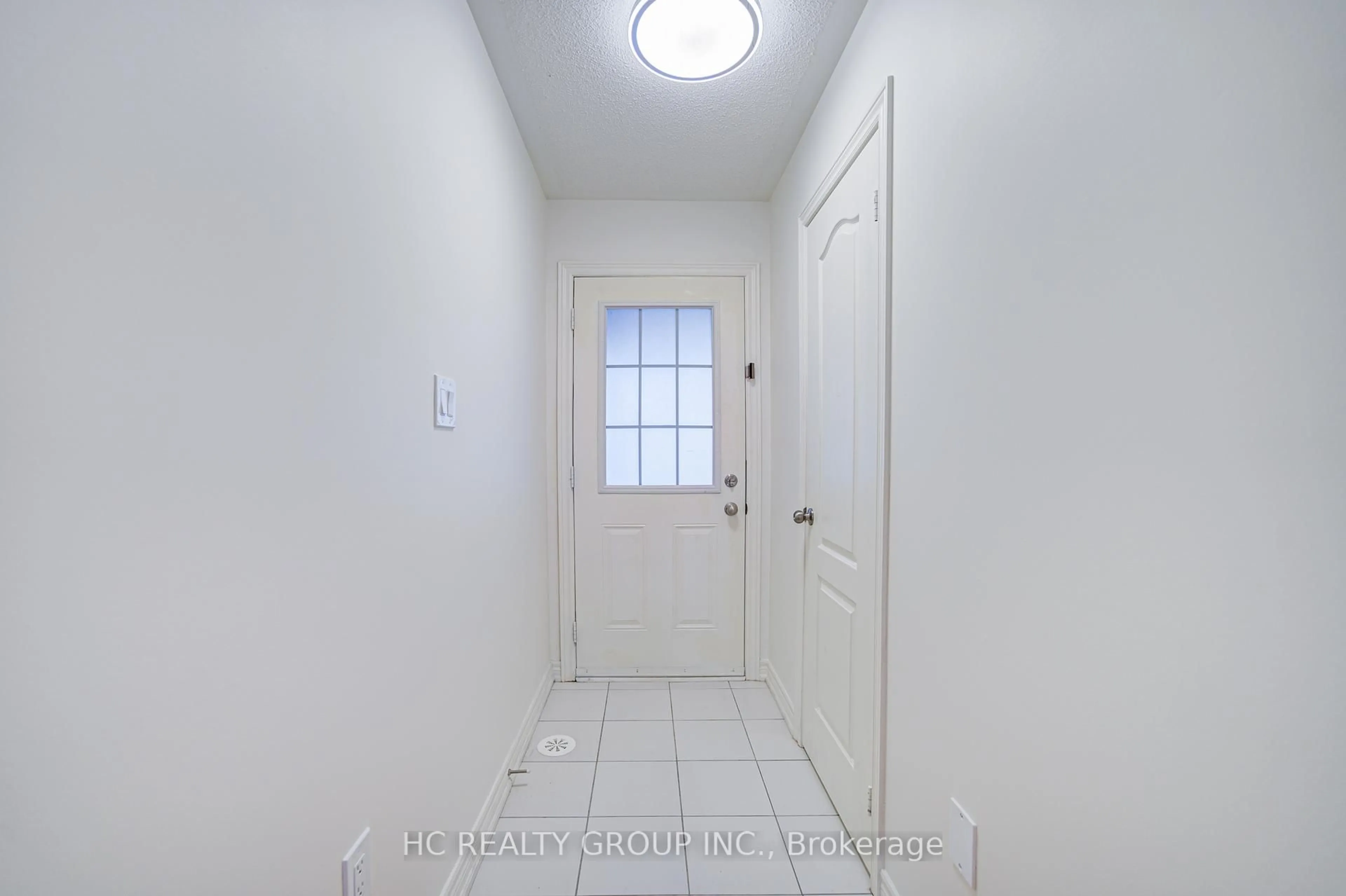 Indoor entryway for 158 Roy Grove Way, Markham Ontario L6E 0T7
