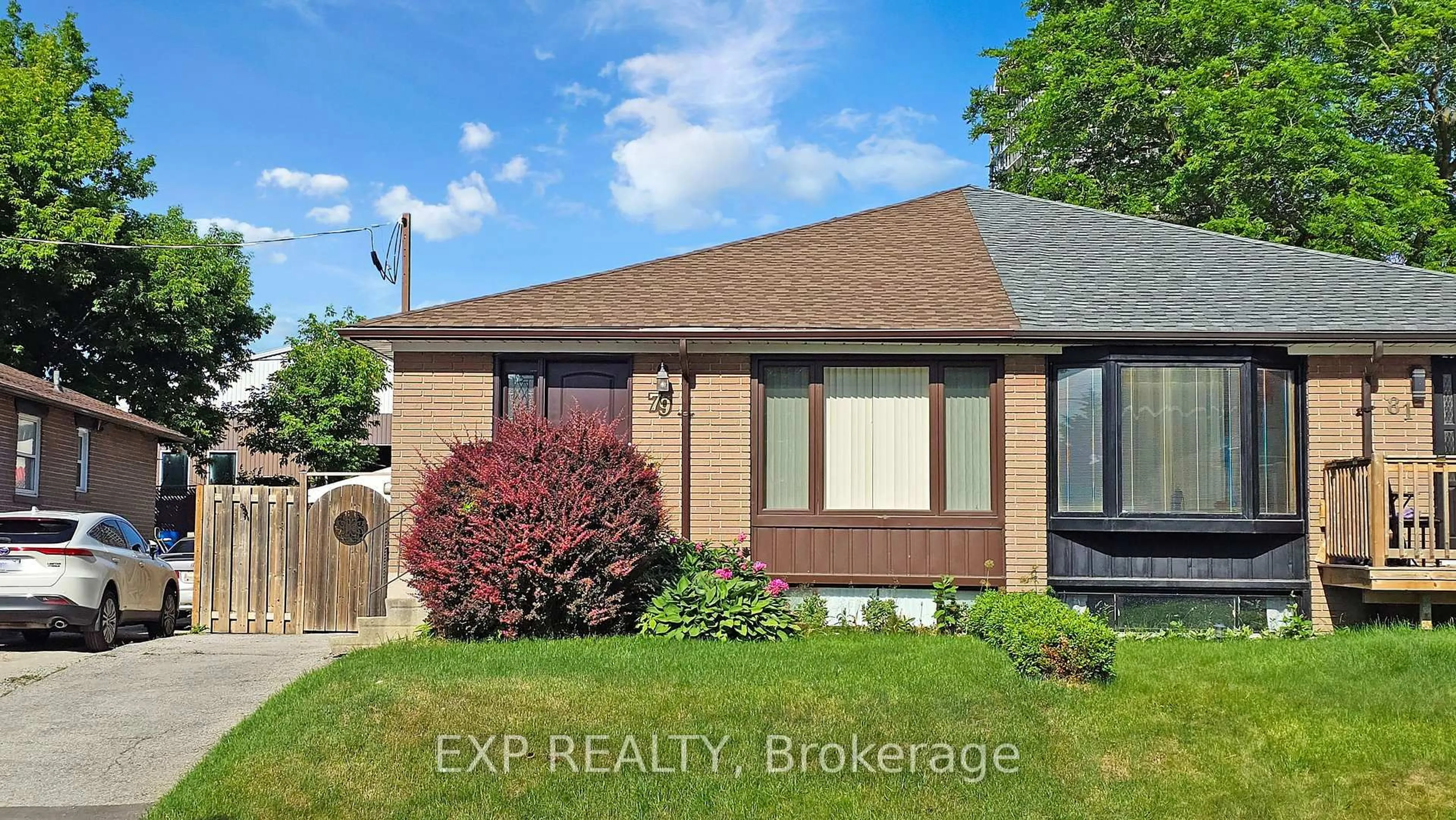 Home with brick exterior material, building for 79 Walter Ave, Newmarket Ontario L3Y 2T5