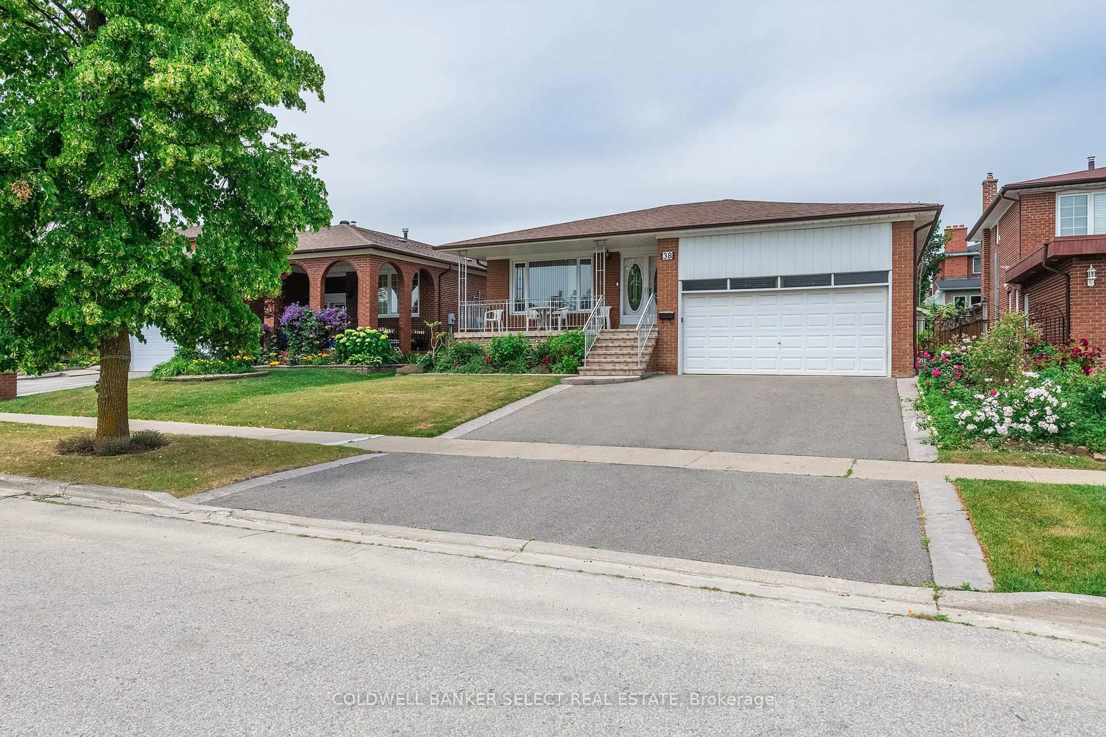 Home with brick exterior material, street for 38 Northlane Rd, Vaughan Ontario L4L 2G6