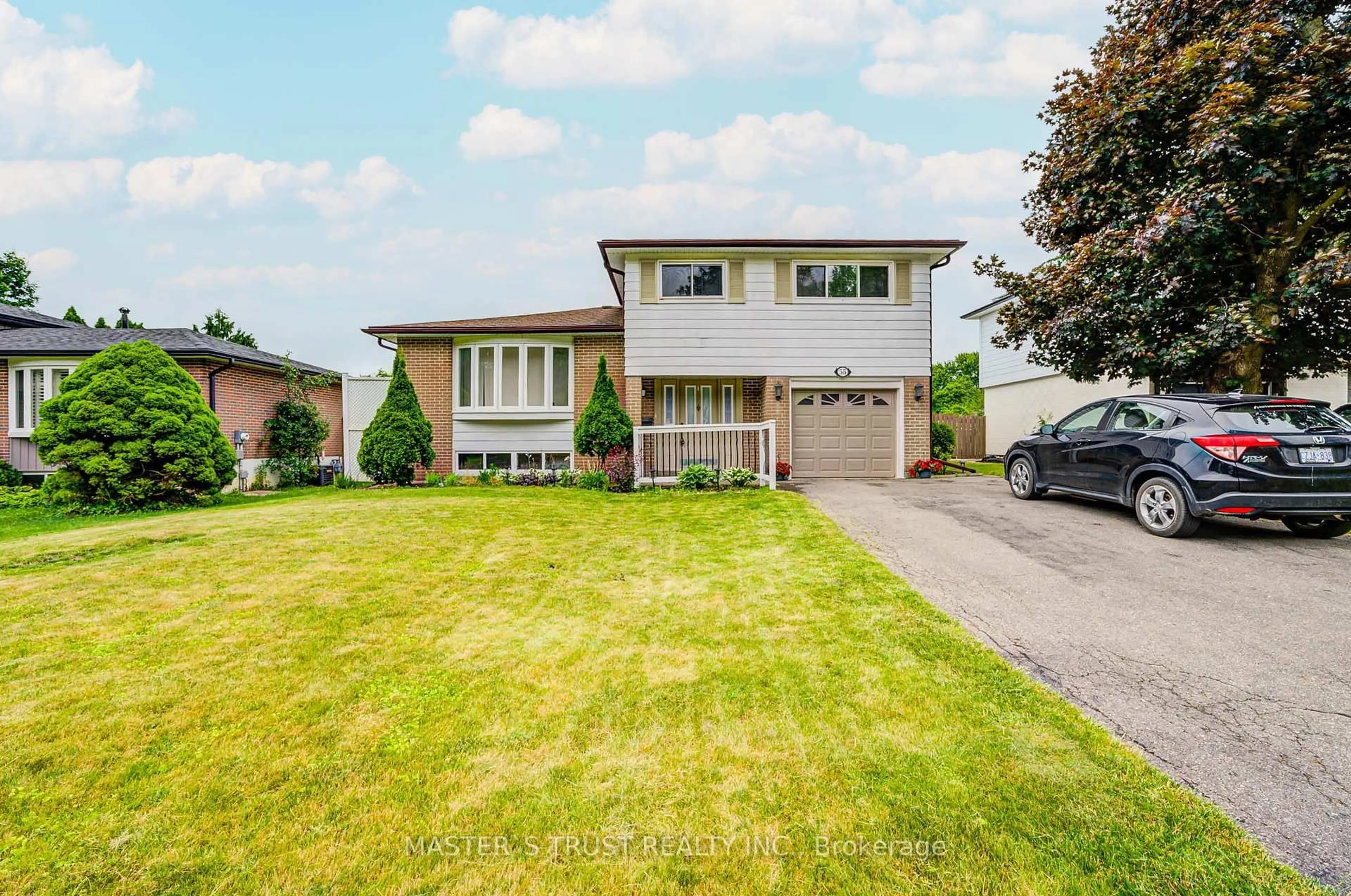 Unknown for 55 Hill Dr, Aurora Ontario L4G 3A7