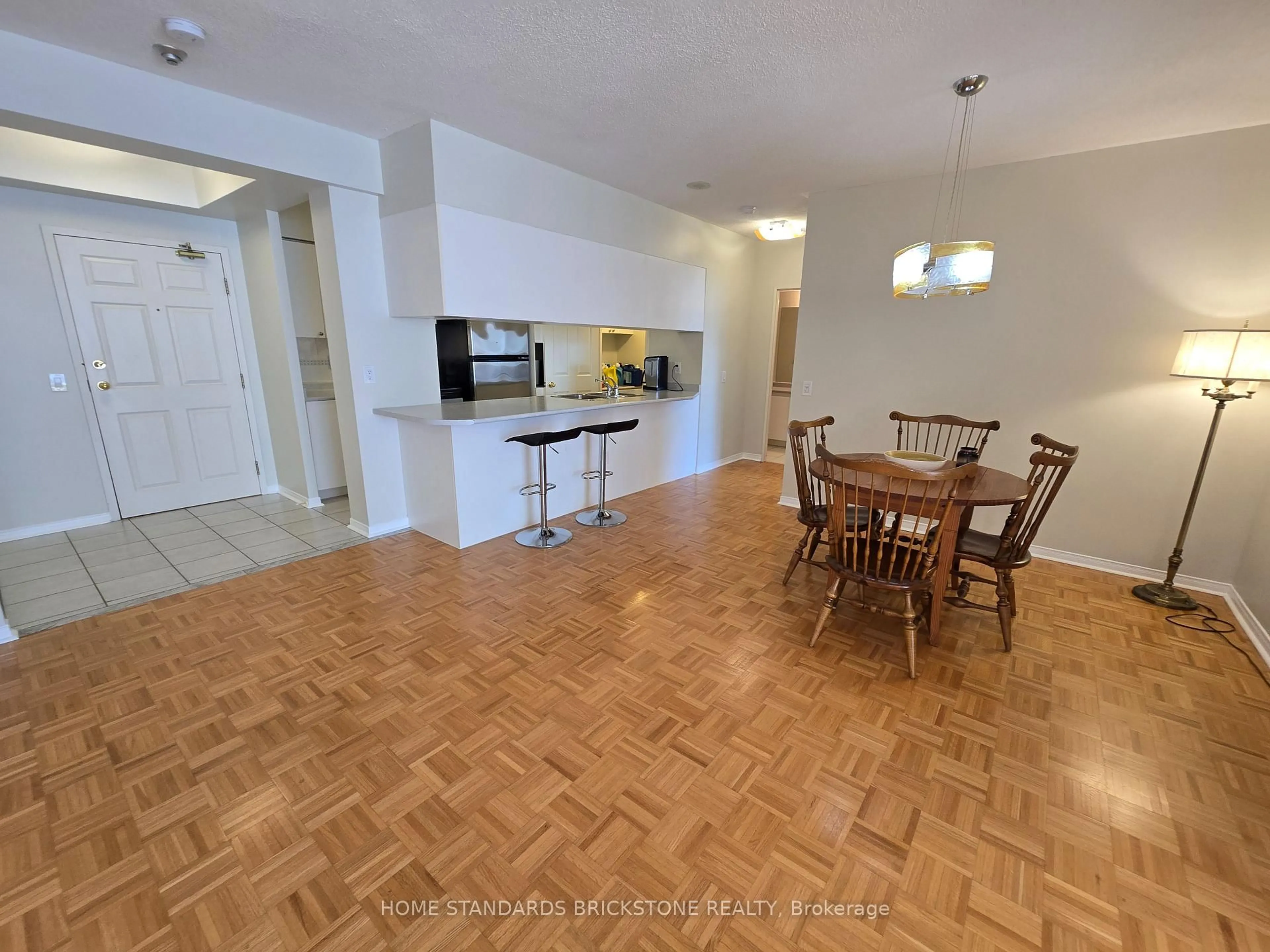 A pic of a room for 7398 Yonge St #220, Vaughan Ontario L4J 8J2
