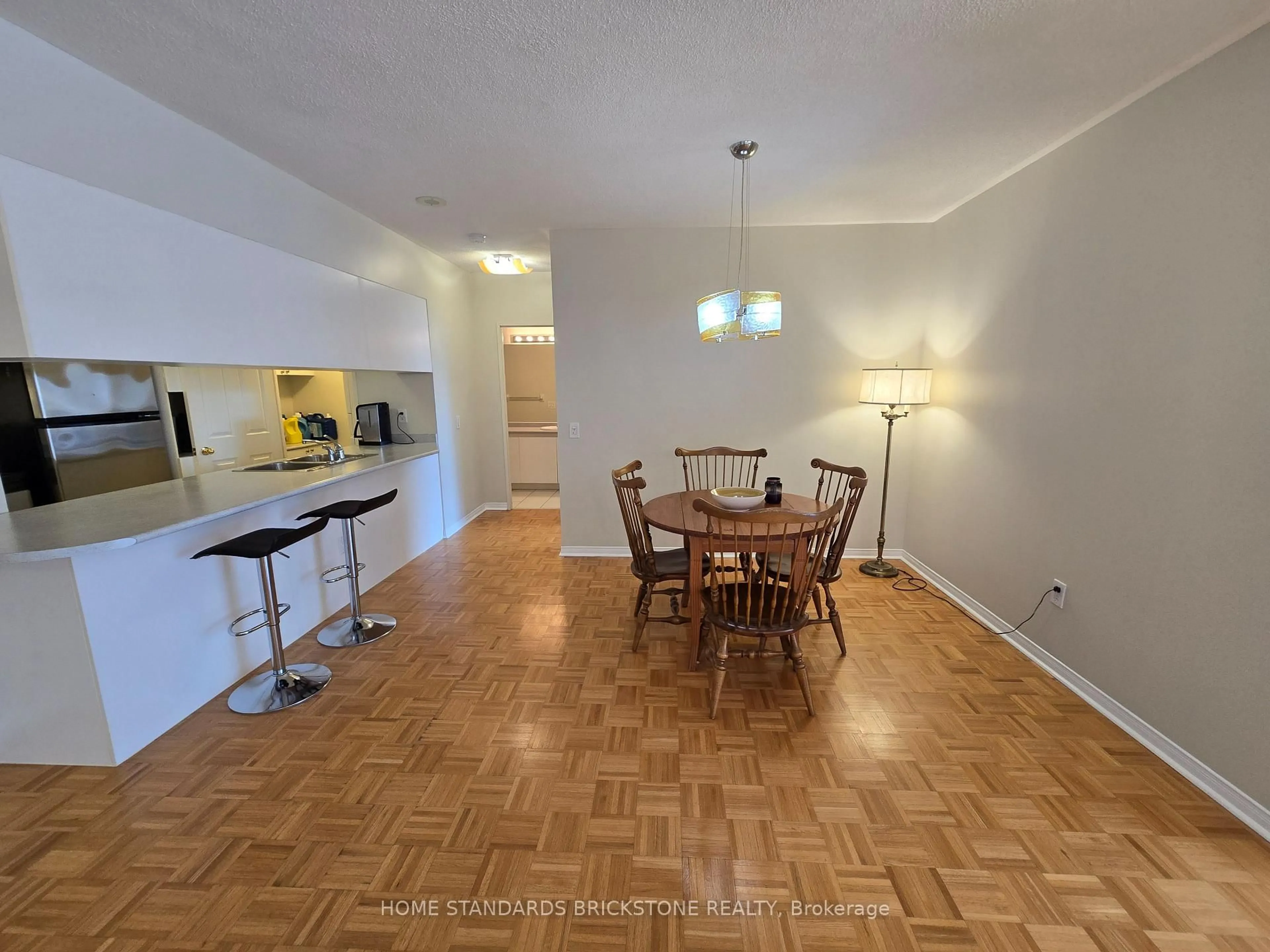 Unknown for 7398 Yonge St #220, Vaughan Ontario L4J 8J2