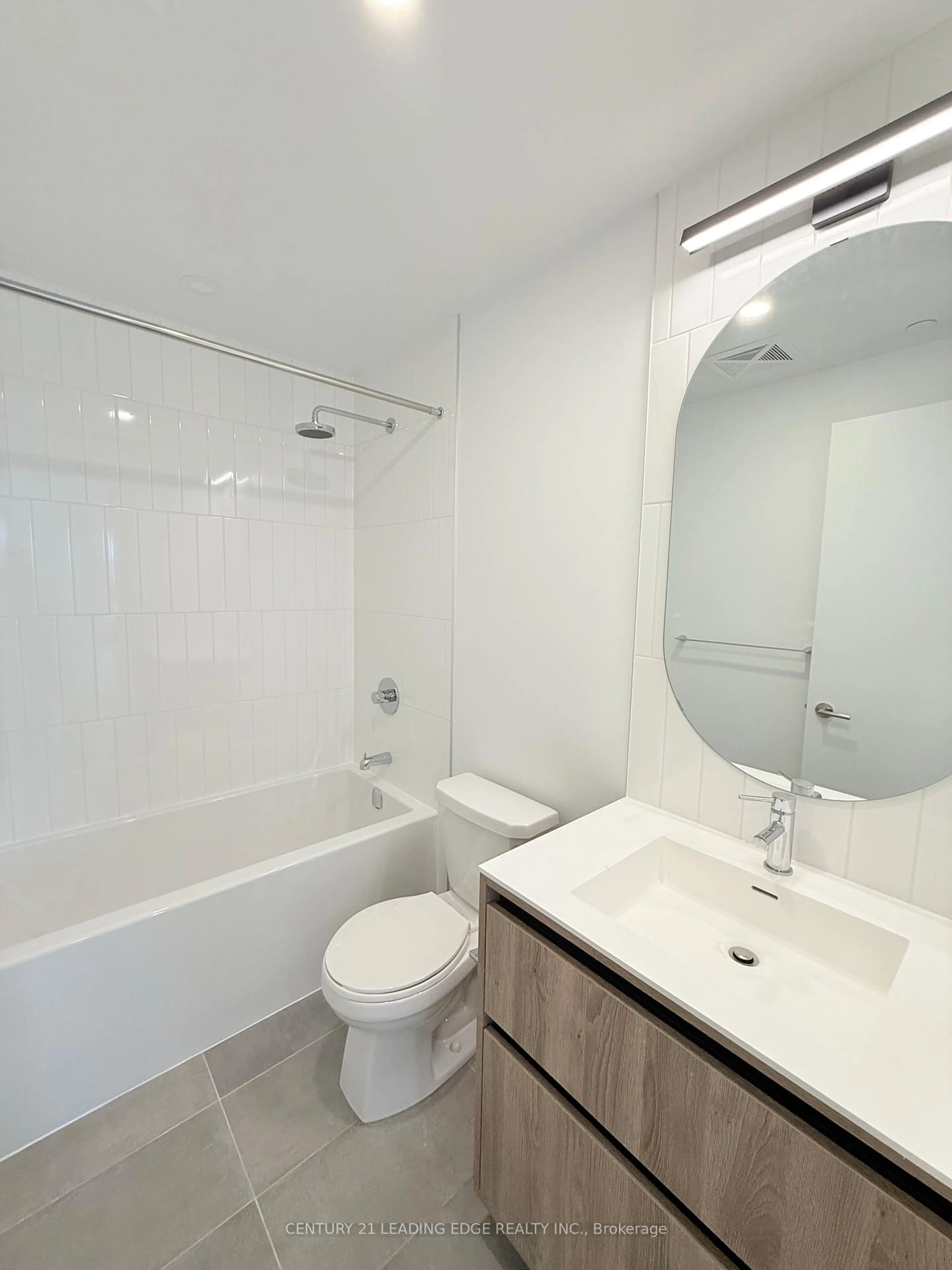 Standard bathroom, unknown for 8 Beverly Glen Blvd #909, Vaughan Ontario L4J 0L5