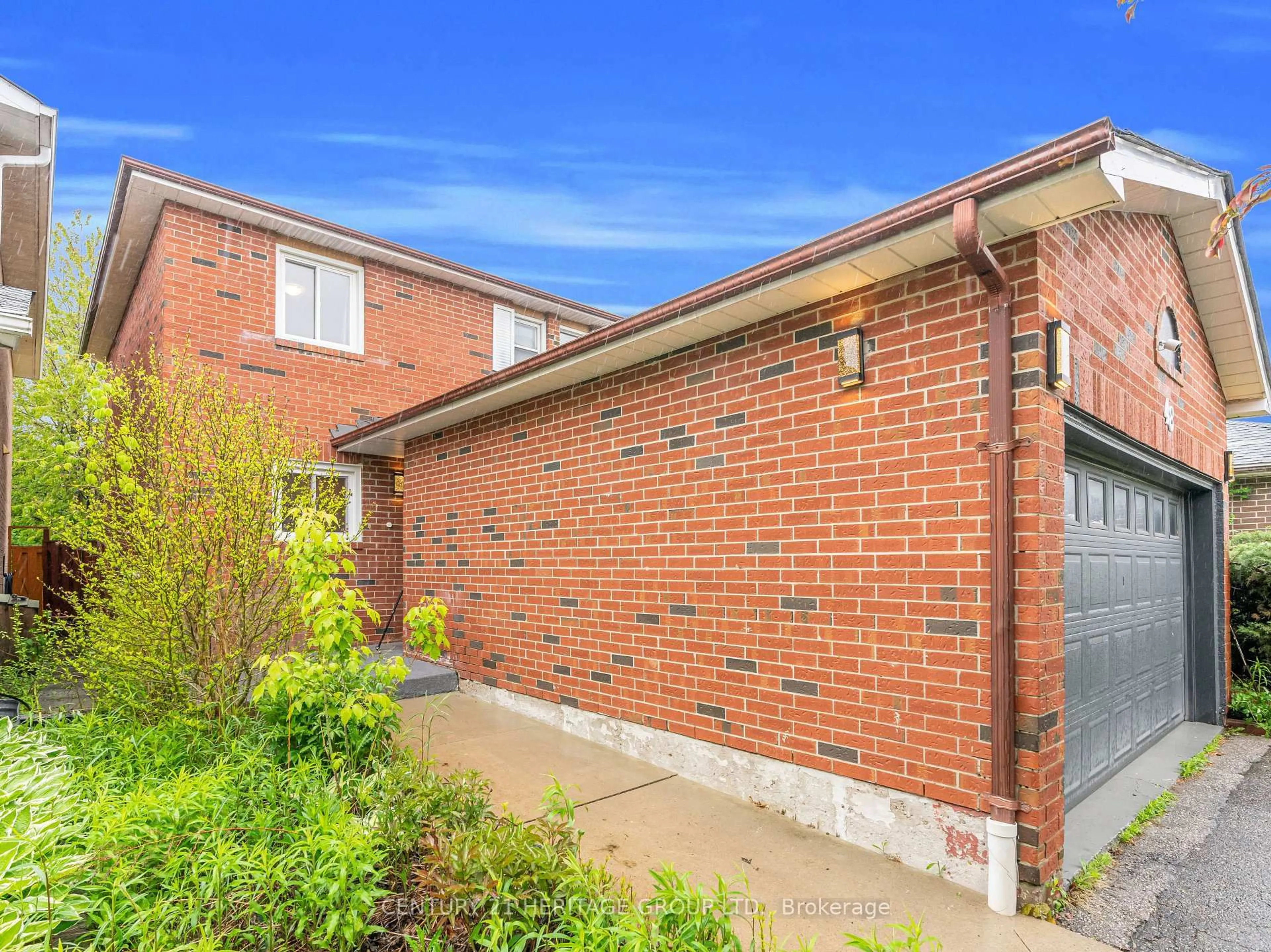 Home with brick exterior material, building for 48 Gray Cres, Richmond Hill Ontario L4C 5V5