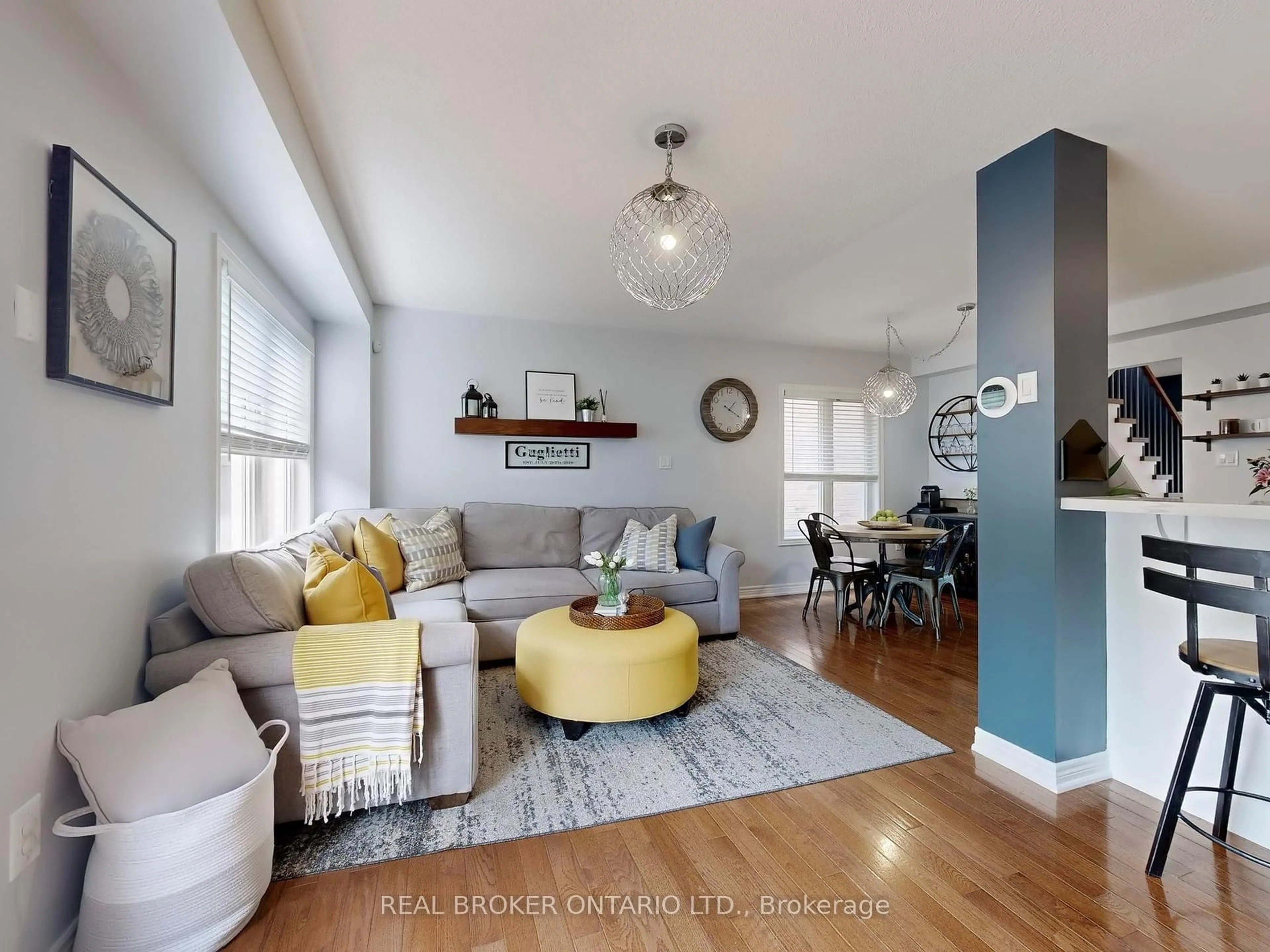 Living room with furniture, unknown for 63 Northwest Passage, Whitchurch-Stouffville Ontario L4A 0T2