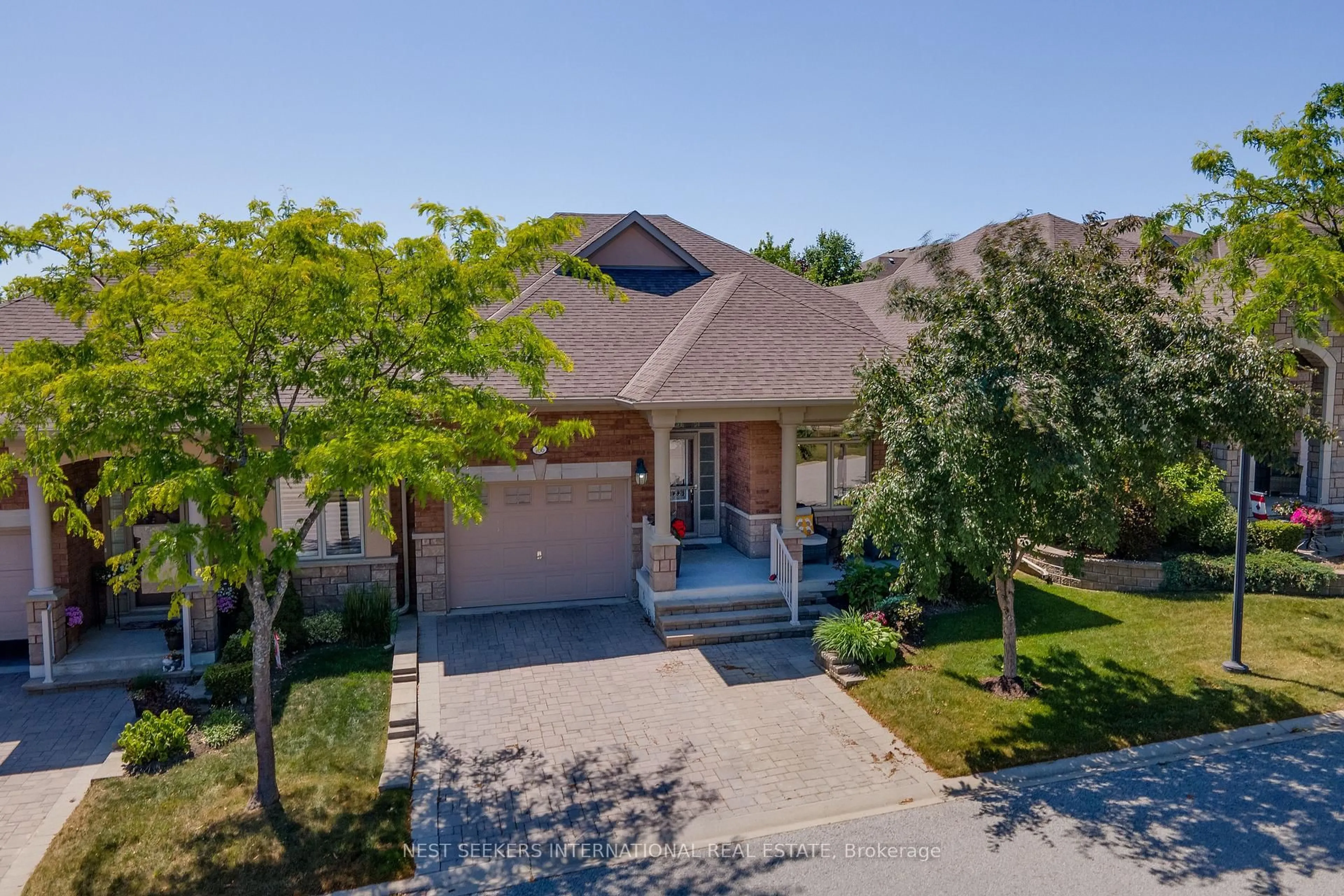 A pic from outside/outdoor area/front of a property/back of a property/a pic from drone, street for 166 Ridge Way, New Tecumseth Ontario L9R 0H3
