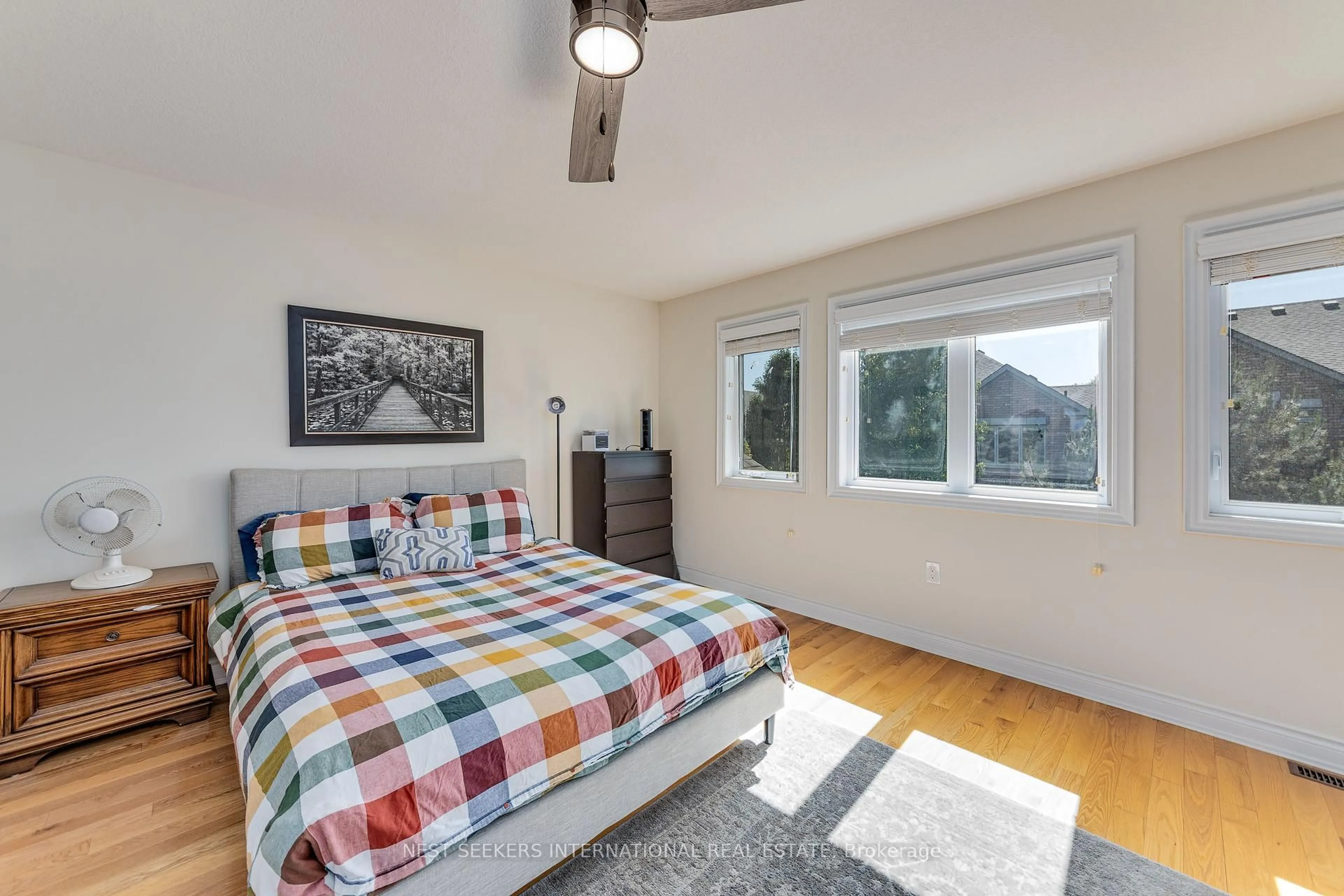 Bedroom with bed, unknown for 166 Ridge Way, New Tecumseth Ontario L9R 0H3