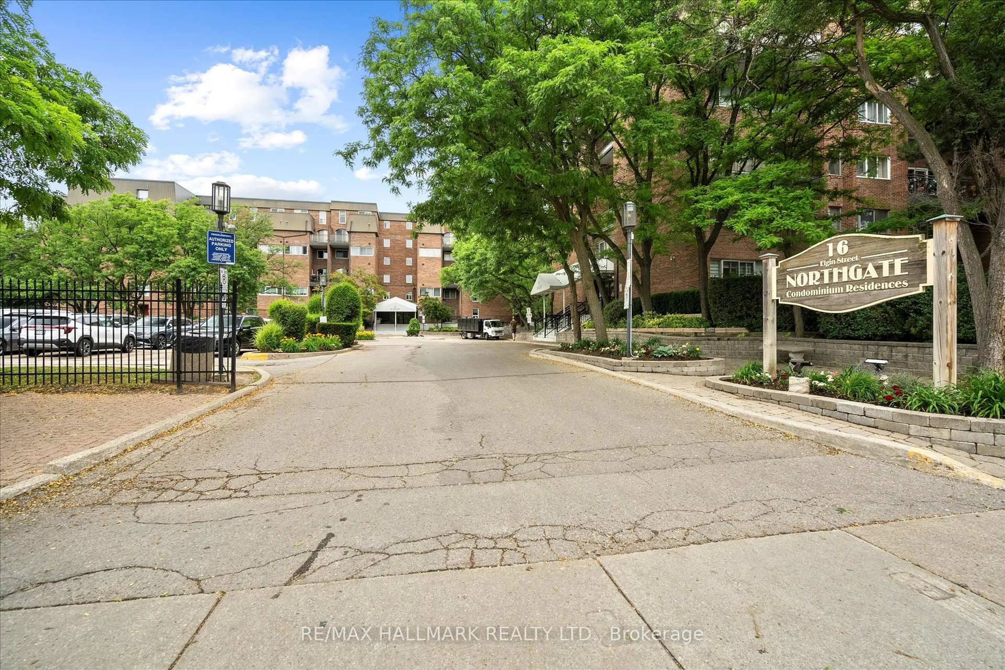 Patio, street for 16 Elgin St #339, Markham Ontario L3T 4T4