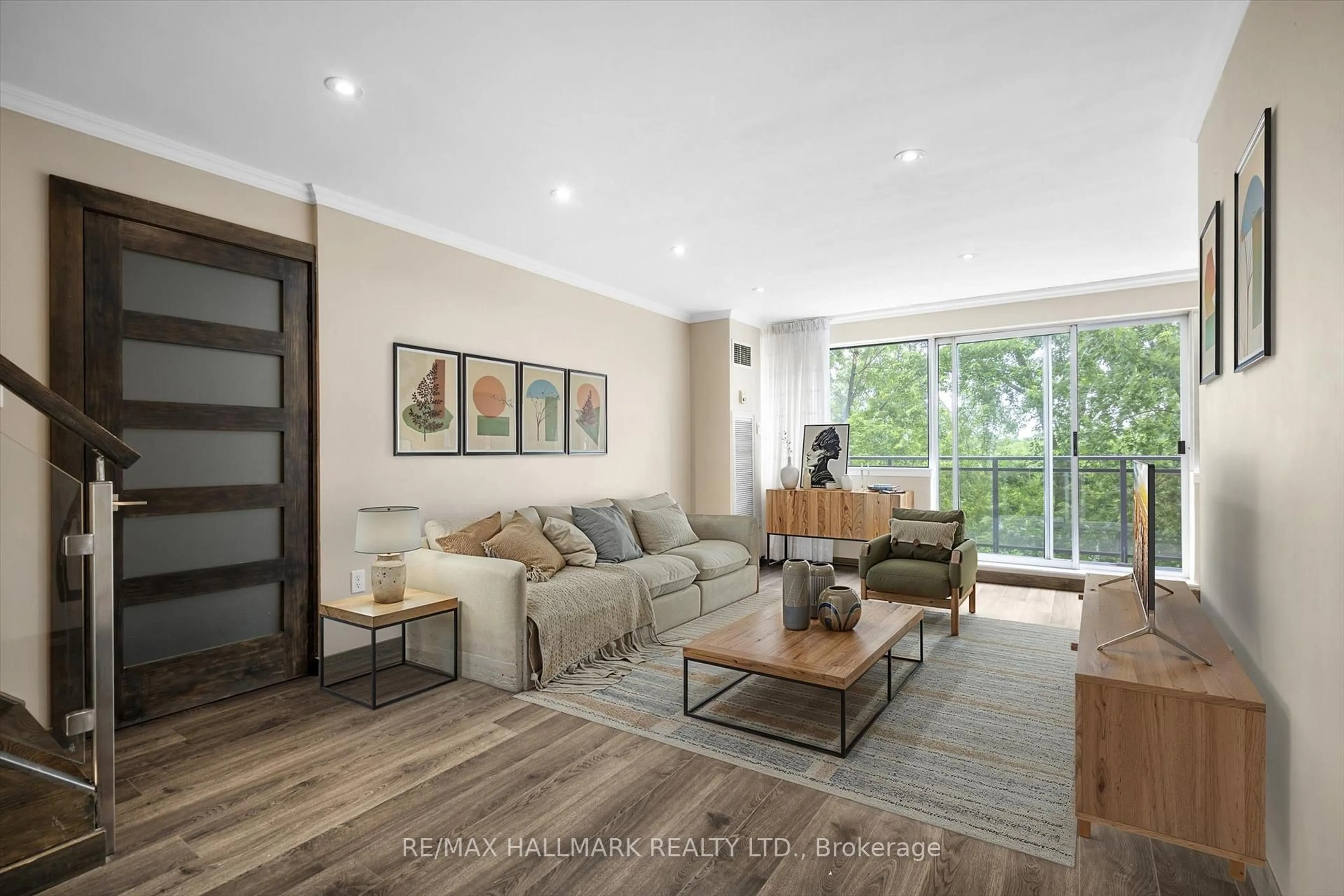 Living room with furniture, wood/laminate floor for 16 Elgin St #339, Markham Ontario L3T 4T4