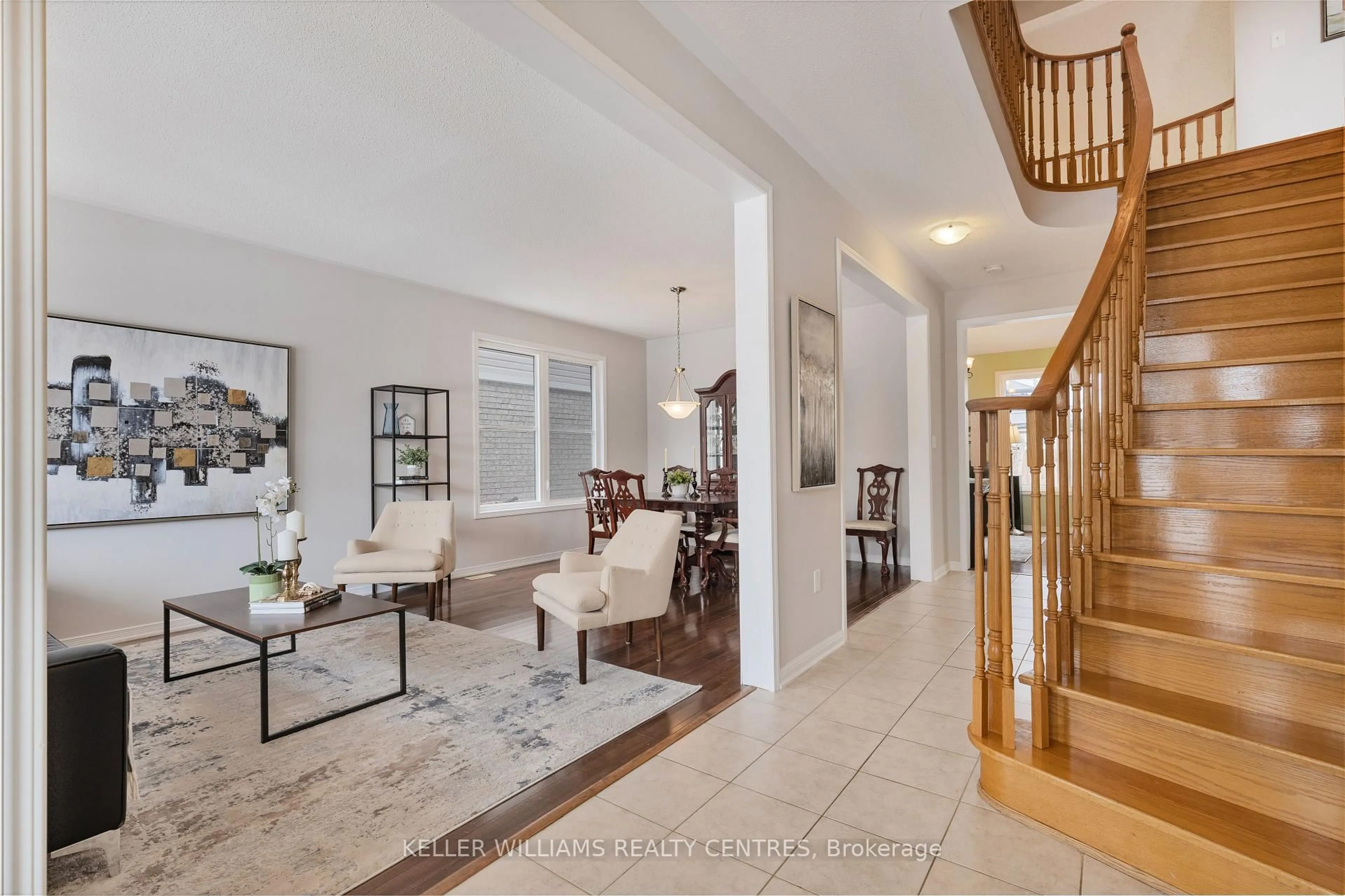 Indoor entryway for 57 Kidd Cres, New Tecumseth Ontario L9R 0C8