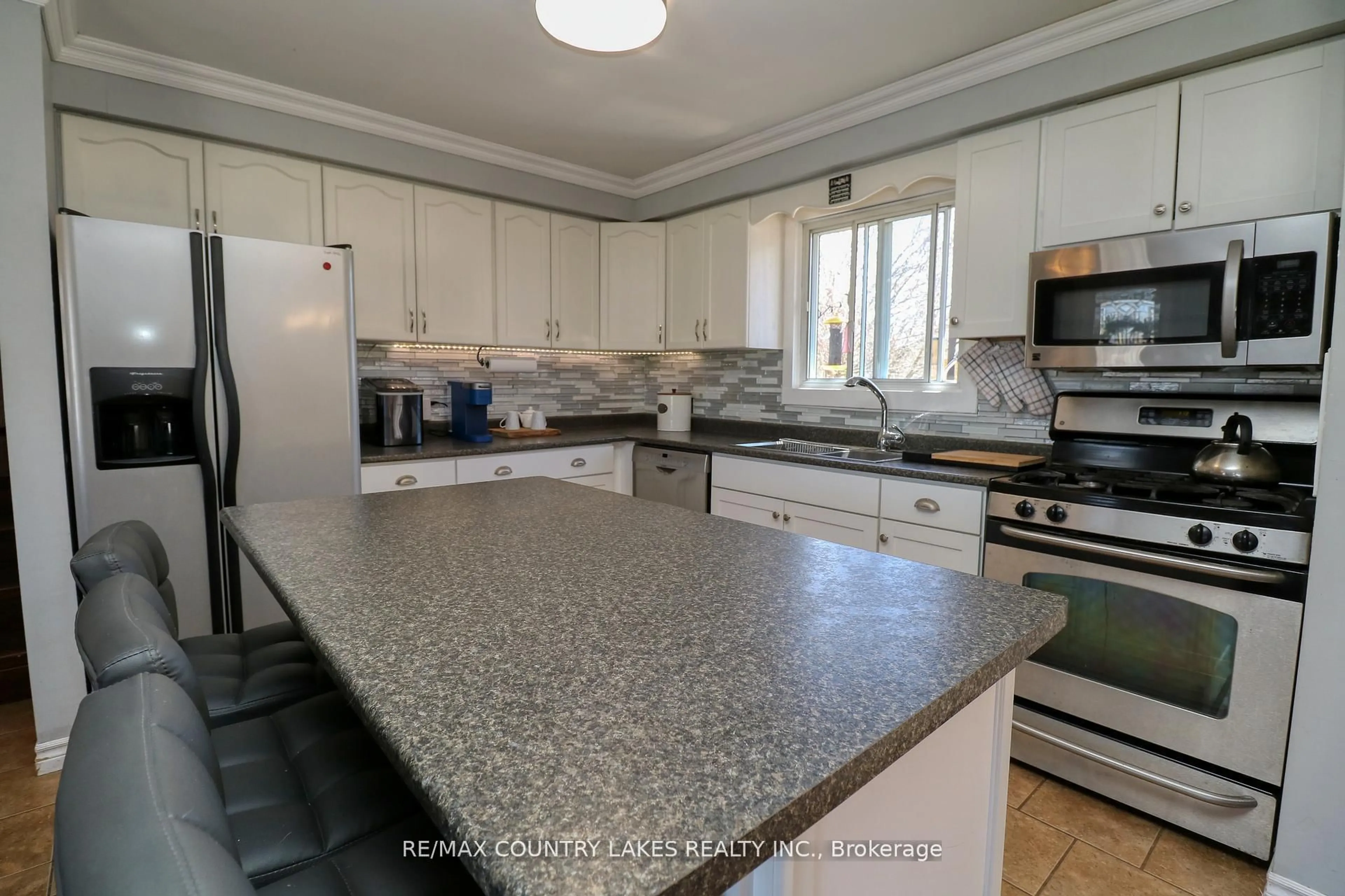 Standard kitchen, unknown for 271 Lakeland Cres, Brock Ontario L0K 1A0