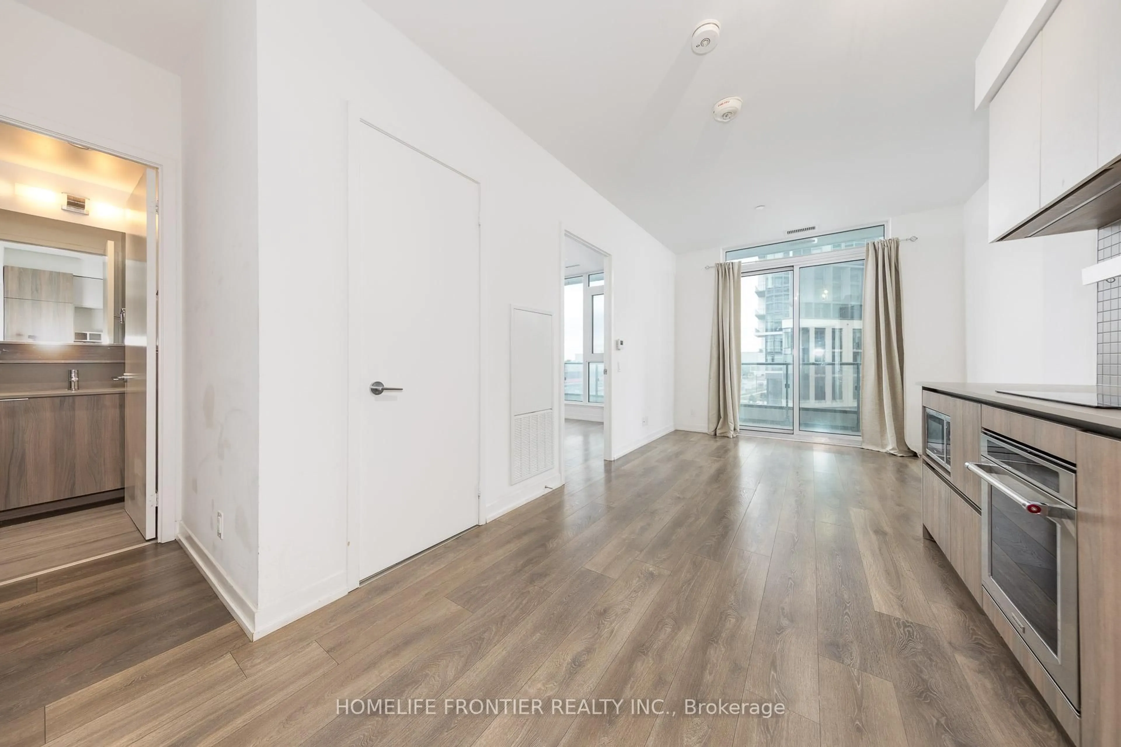 Unknown for 950 Portage Pkwy #303, Vaughan Ontario L4K 0J7