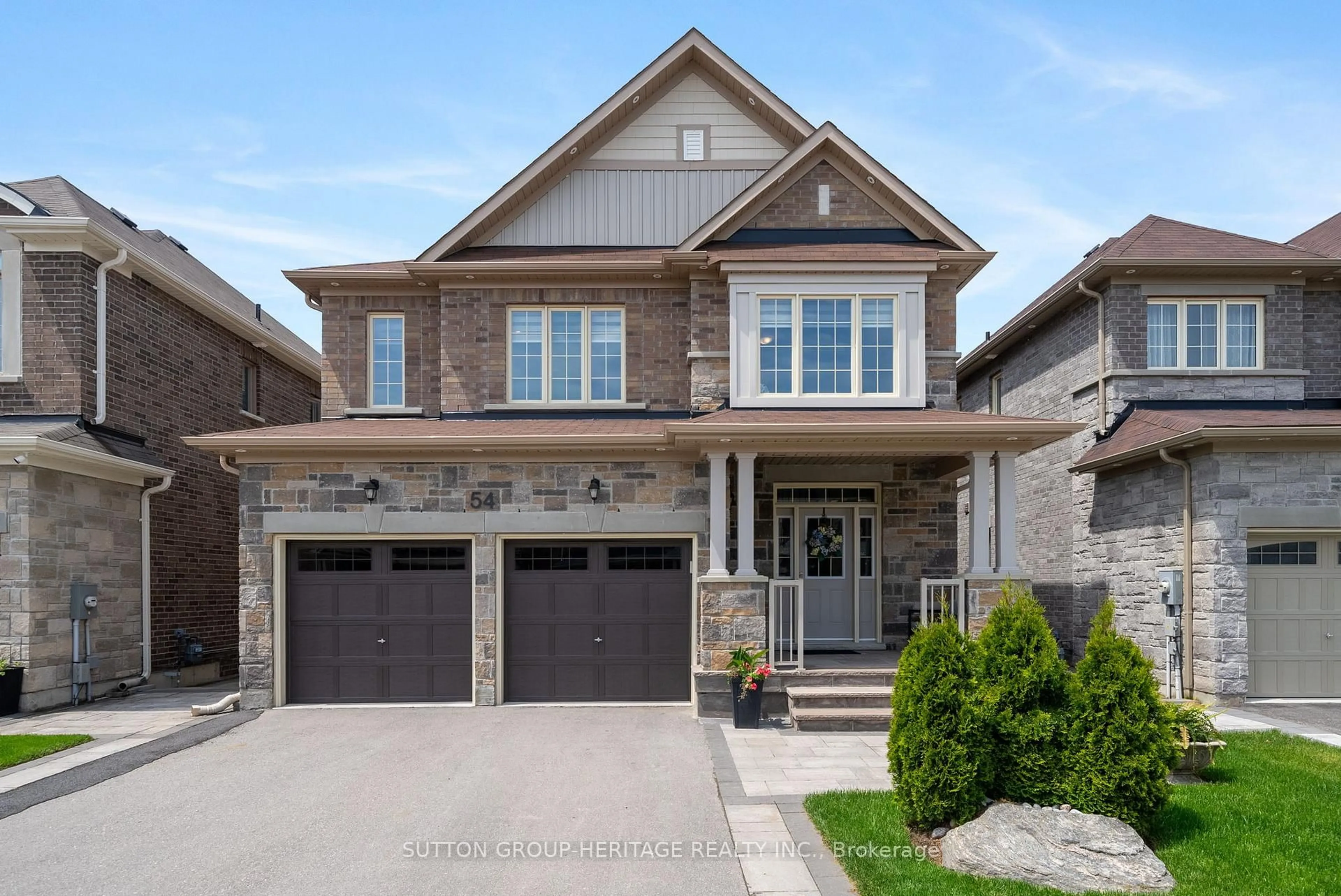 Home with brick exterior material, street for 54 Robb Thompson Rd, East Gwillimbury Ontario L0G 1M0