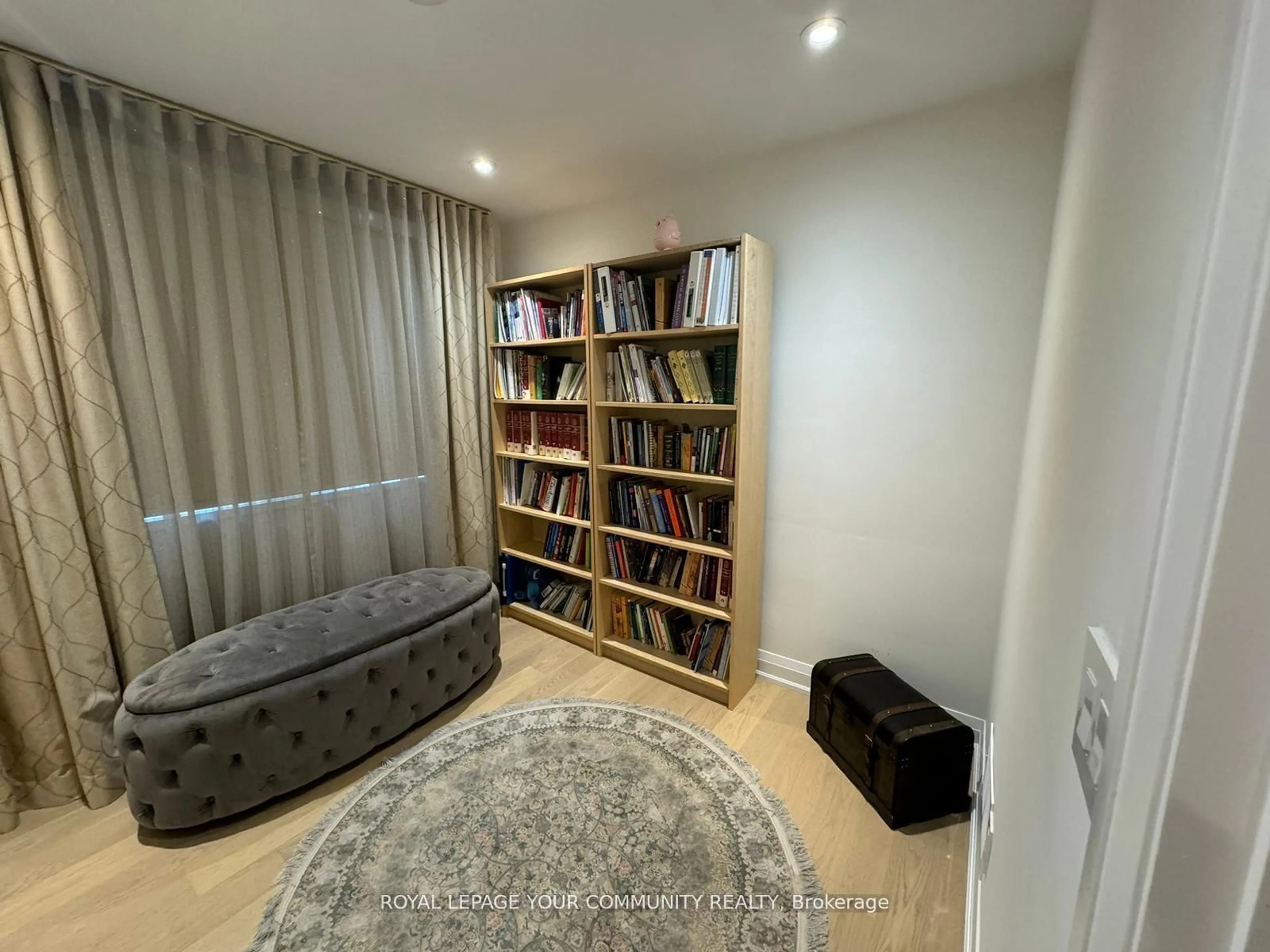 A pic of a room for 139 Septonne Ave, Newmarket Ontario L3Y 2W4