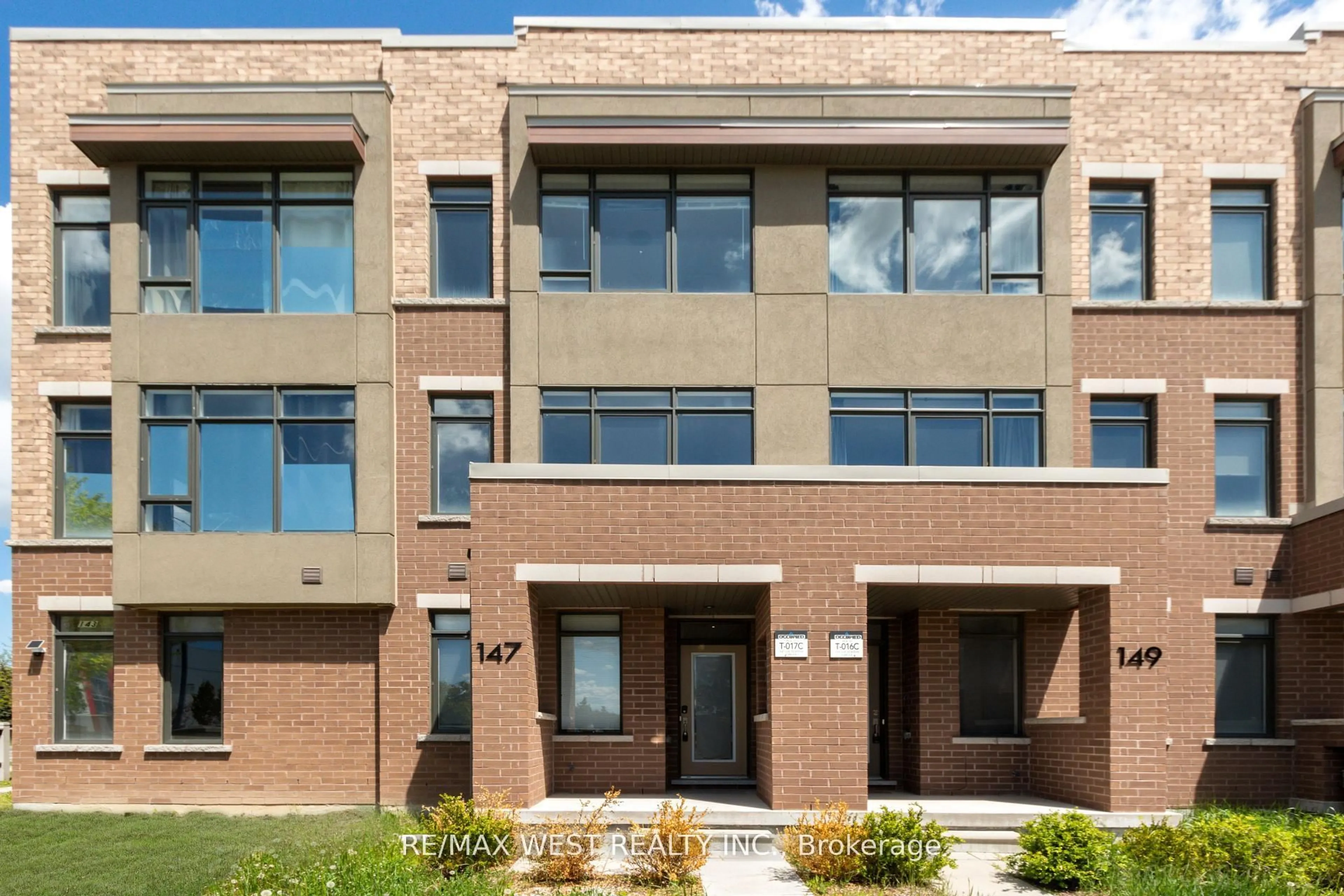 Home with brick exterior material, building for 147 Salterton Circ, Vaughan Ontario L6A 2Z2