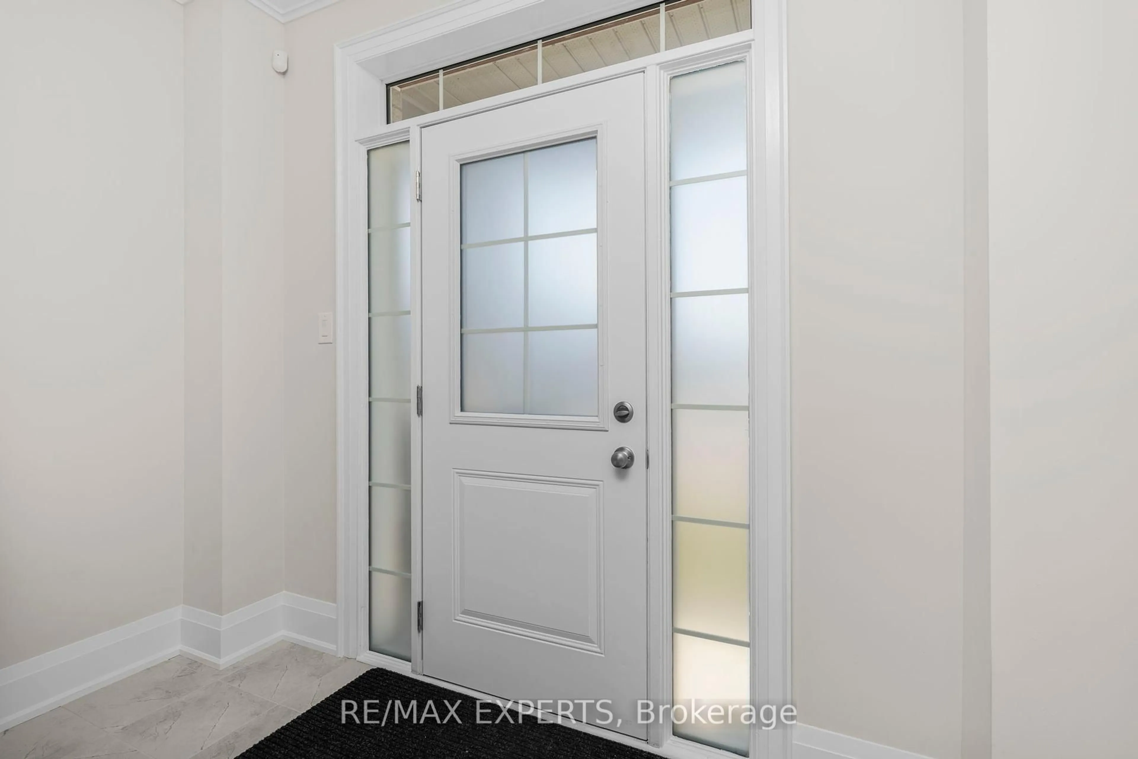 Indoor entryway for 1259 Stevens Rd, Innisfil Ontario L9S 0P6