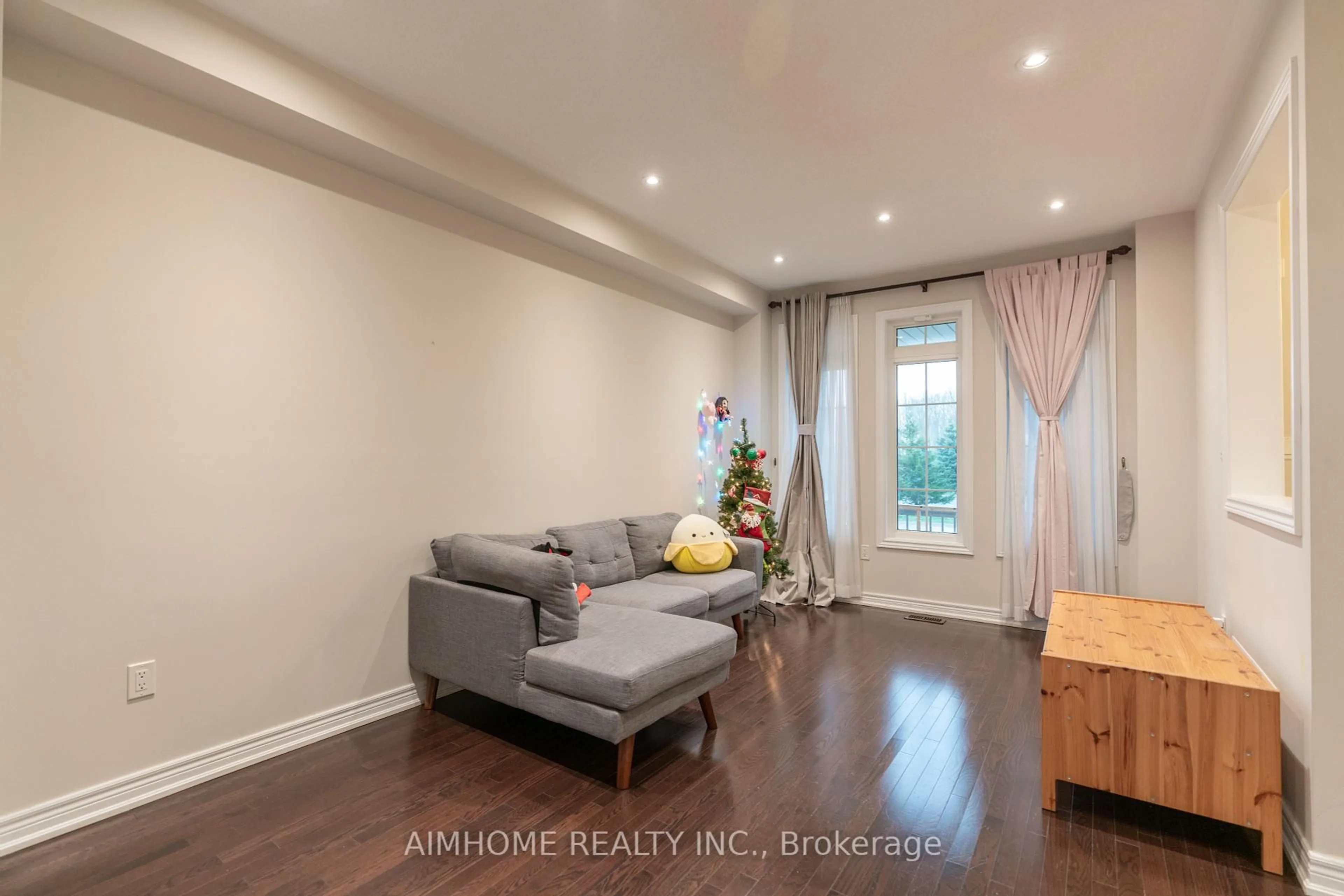 Unknown for 934 Castlemore Ave, Markham Ontario L6E 0N3