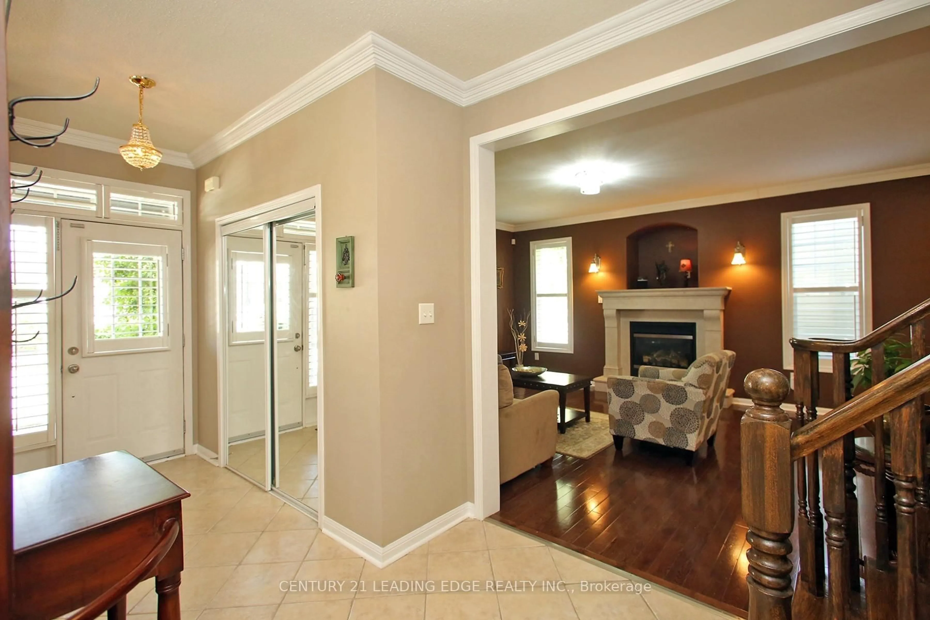 Indoor entryway for 27 Rocking Horse St, Markham Ontario L6B 1L9