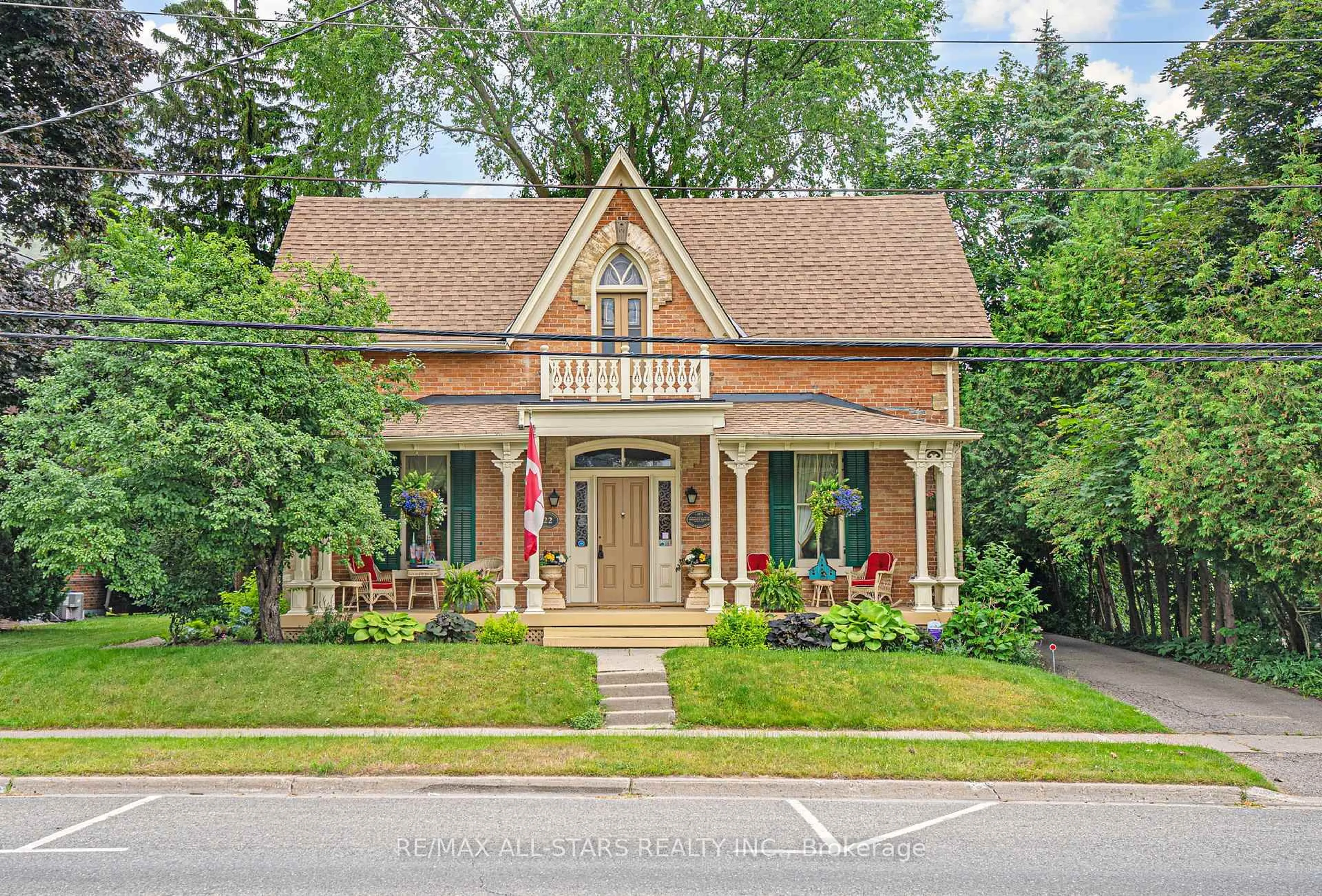 Home with brick exterior material, street for 122 Brock St, Uxbridge Ontario L9P 1K5