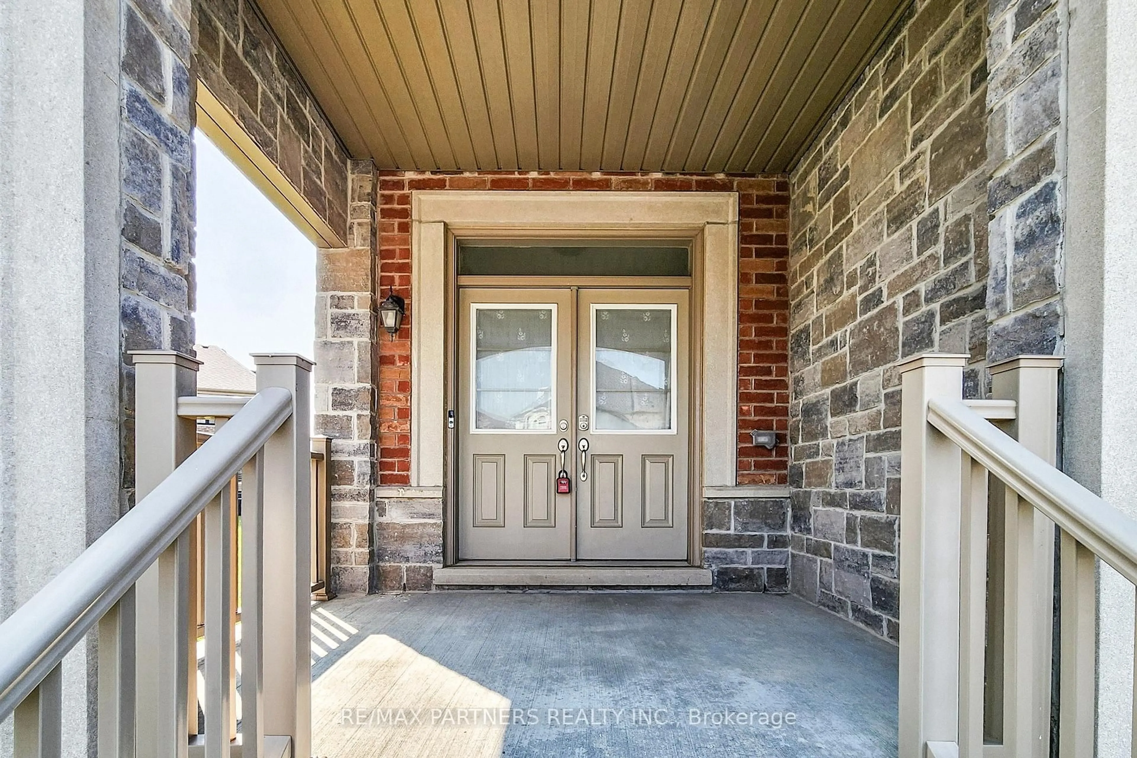 Indoor entryway for 78 Telsa Cres, East Gwillimbury Ontario L9N 0T3